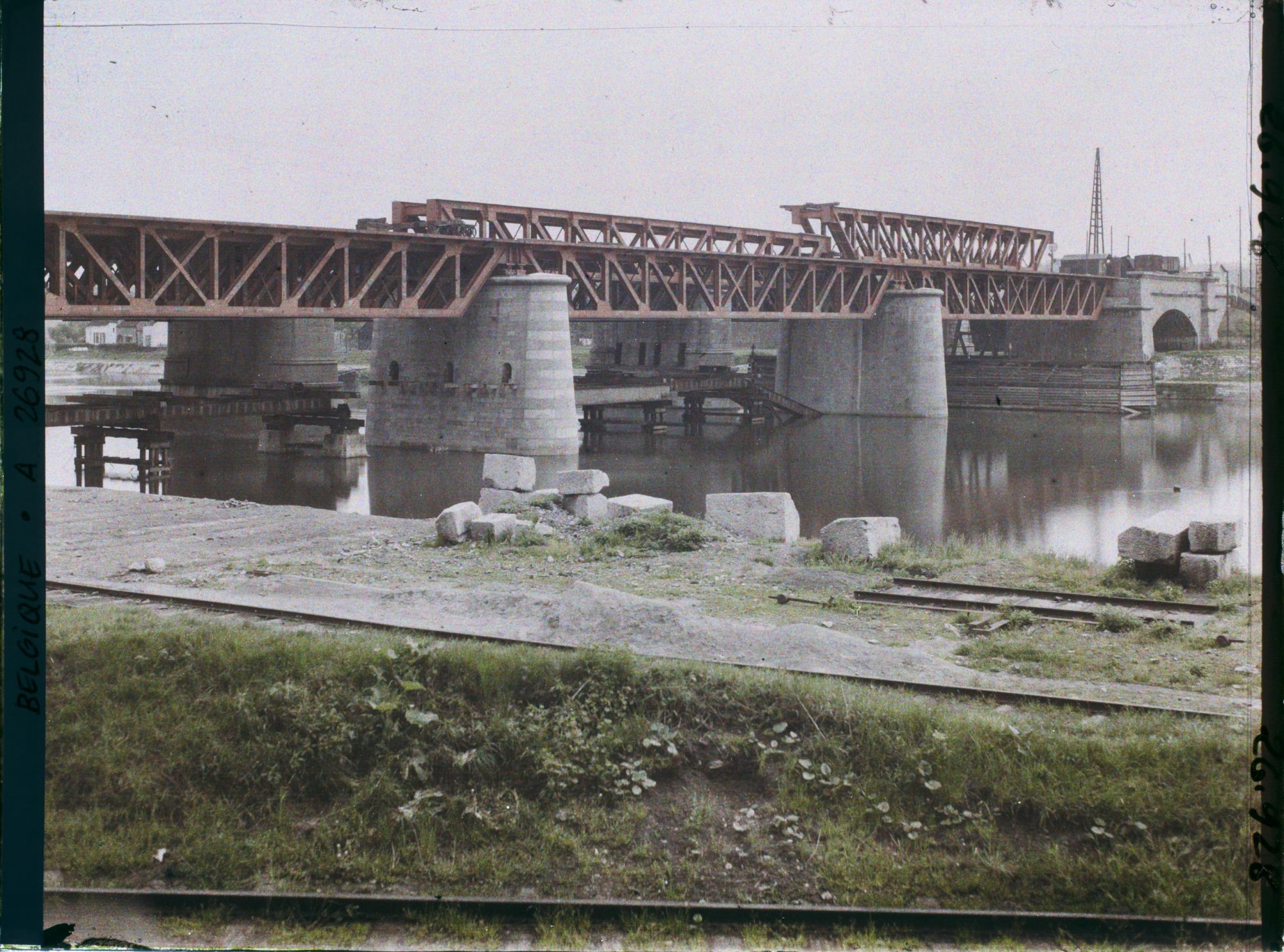 Image représentant Belgique, Namur, Occupation française, le Pont du Chemin de fer rétabli sur la Meuse