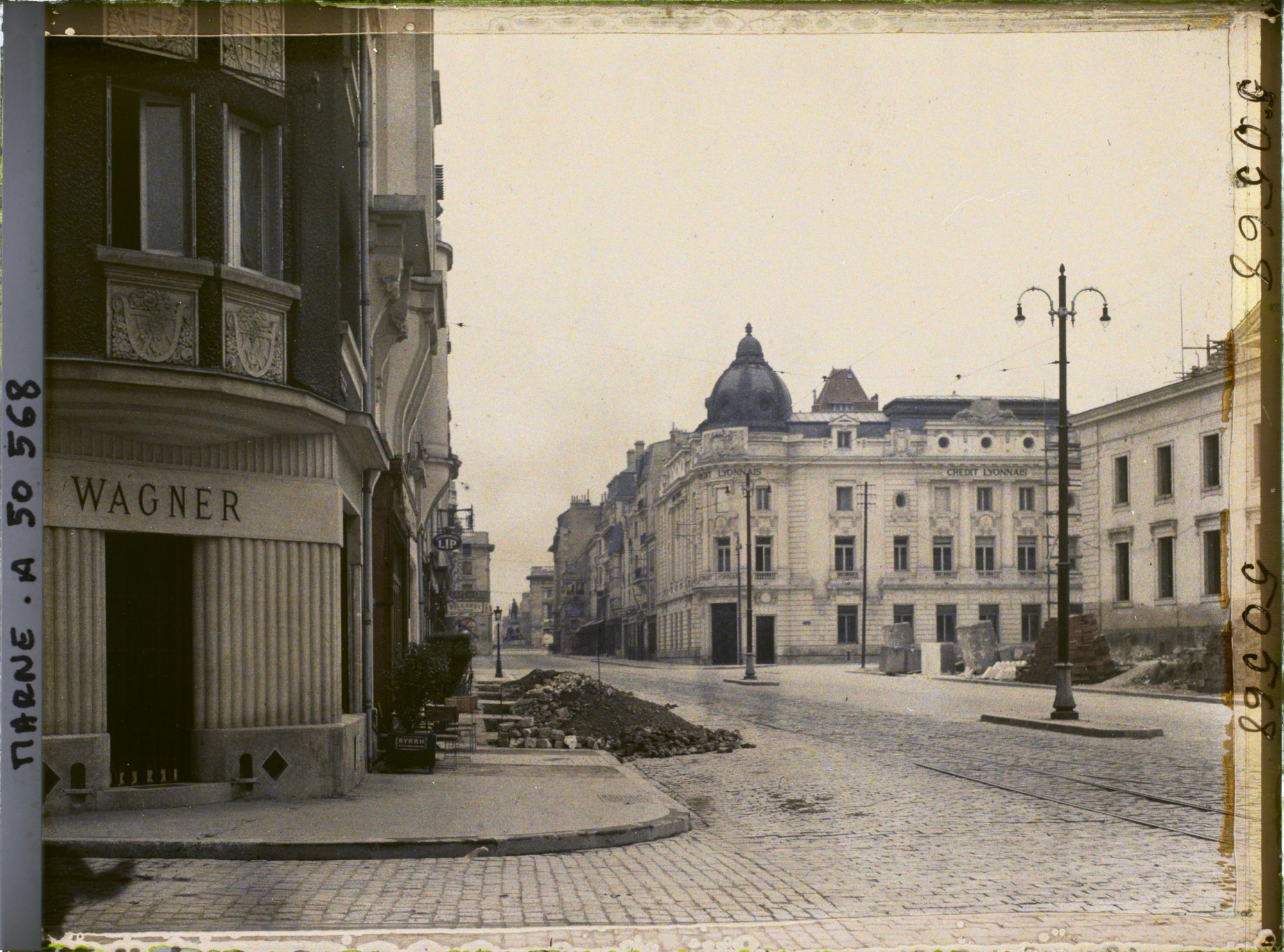 Image représentant France, Reims, Rue de Vesle - le Crédit Lyonnais