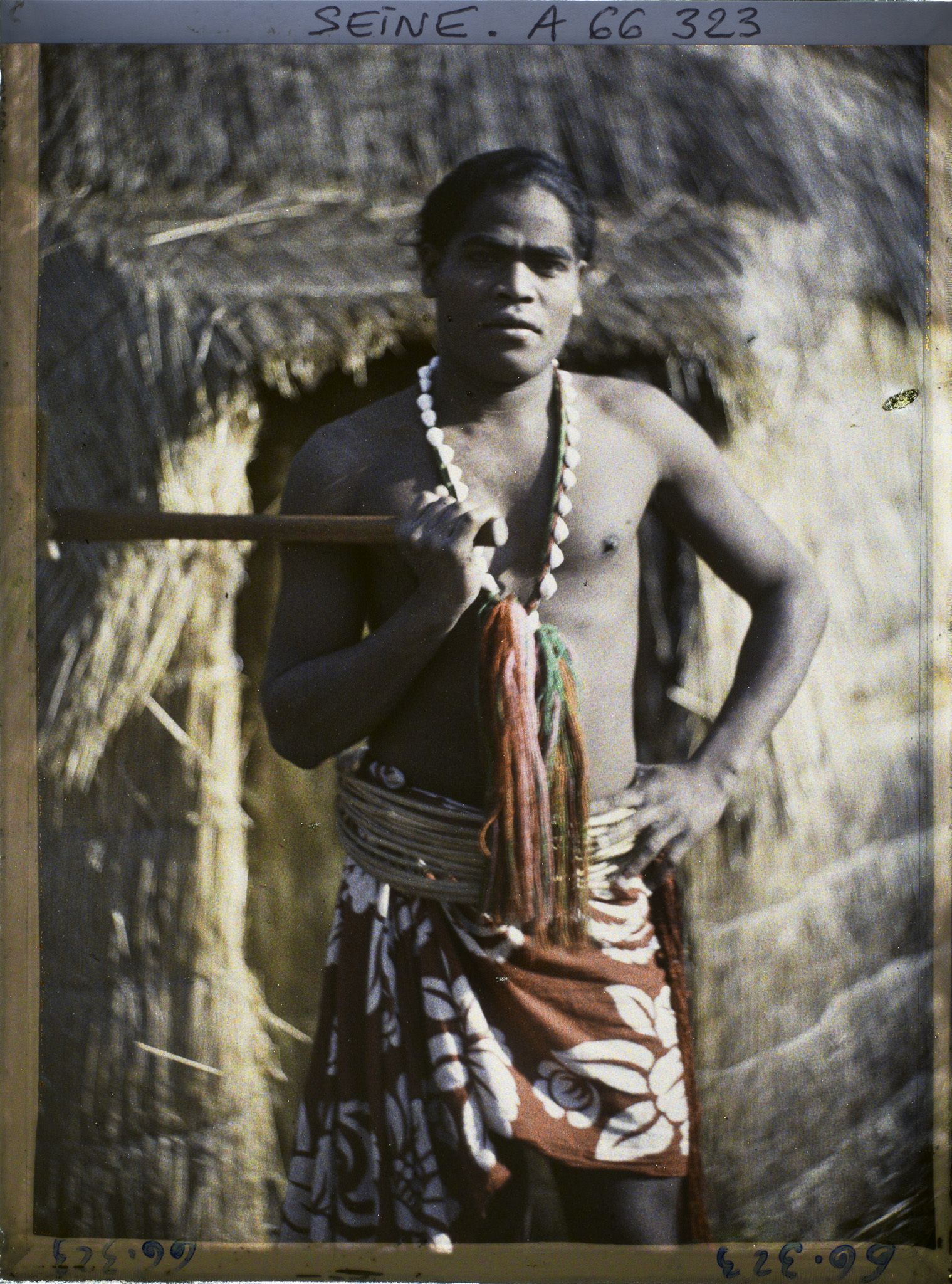 Image représentant L'Exposition Coloniale Internationale de 1931, un homme kanak