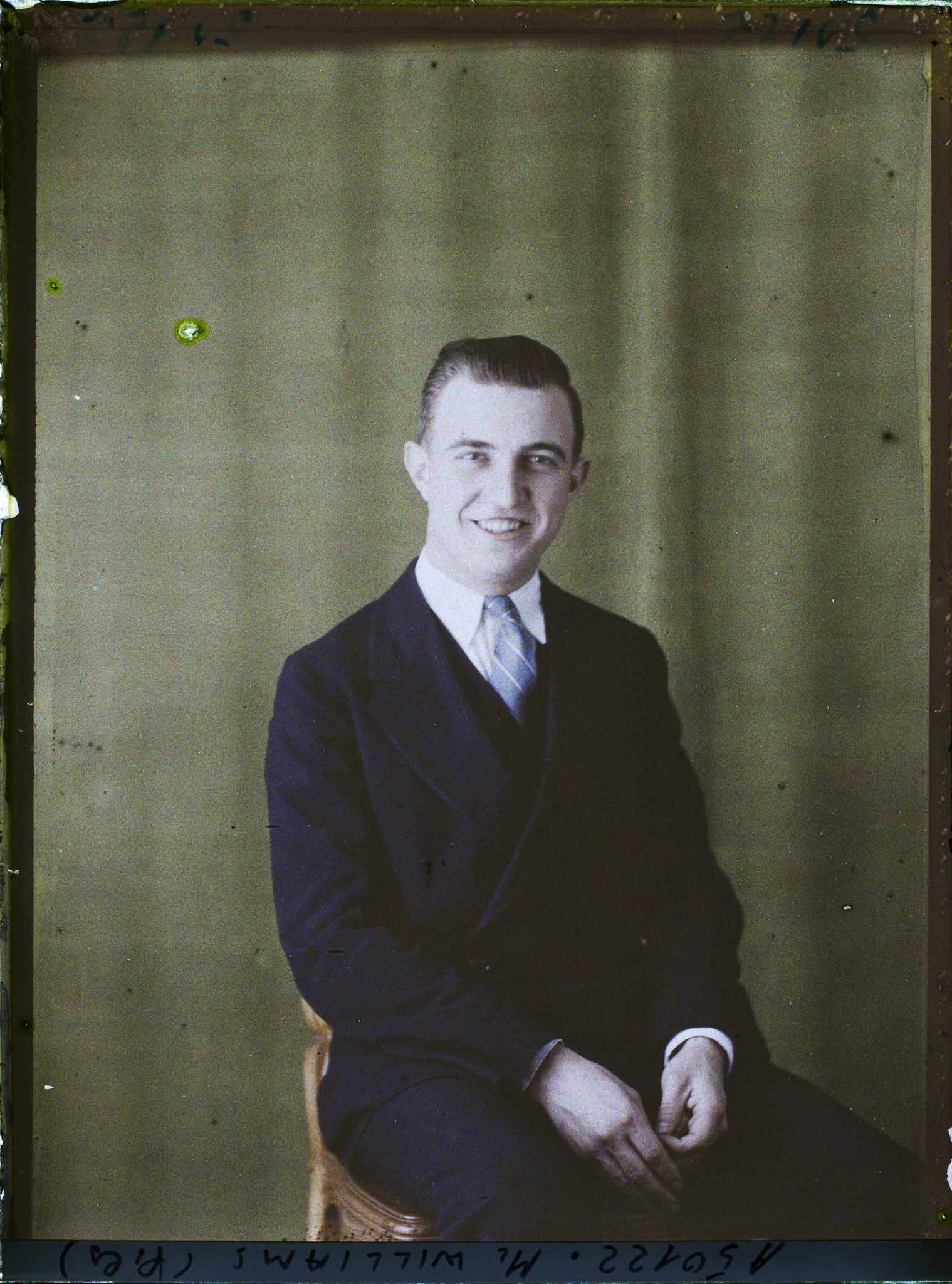 Image représentant https://musee-albert-kahn.s-museum.fr/home/NWQ2OTAwYzNmYjZlZTk1ZWQwODJmMjY4L2dlbmVyaWMtbm90aWNlLXRhYi9hdXRob3JpdHkvNjE3YTc5ZjVjZjhiODk2OGIzMzM3ZDIx/5d6900c3fb6ee95ed082f268/generic-notice-tab/authority/617a79ebcf8b8968b3337a99 Monsieur Williams, fils