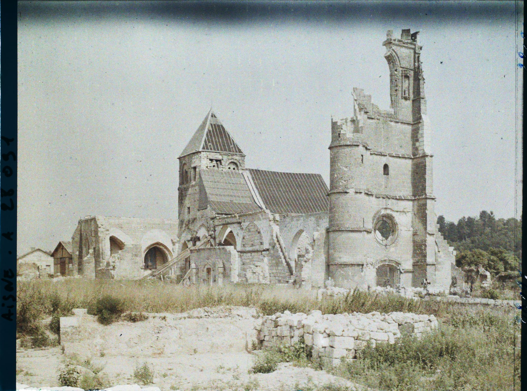 Image représentant France, Coucy-la-Ville, Ruines de l'Eglise XIIIe Se