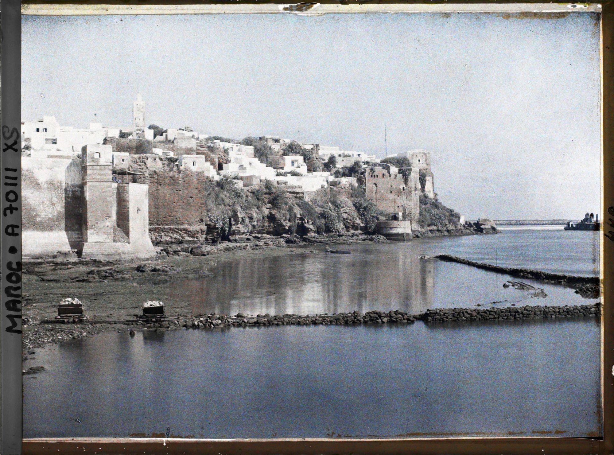 Image représentant La casbah des Oudaïa au bord du fleuve Bou Regreg