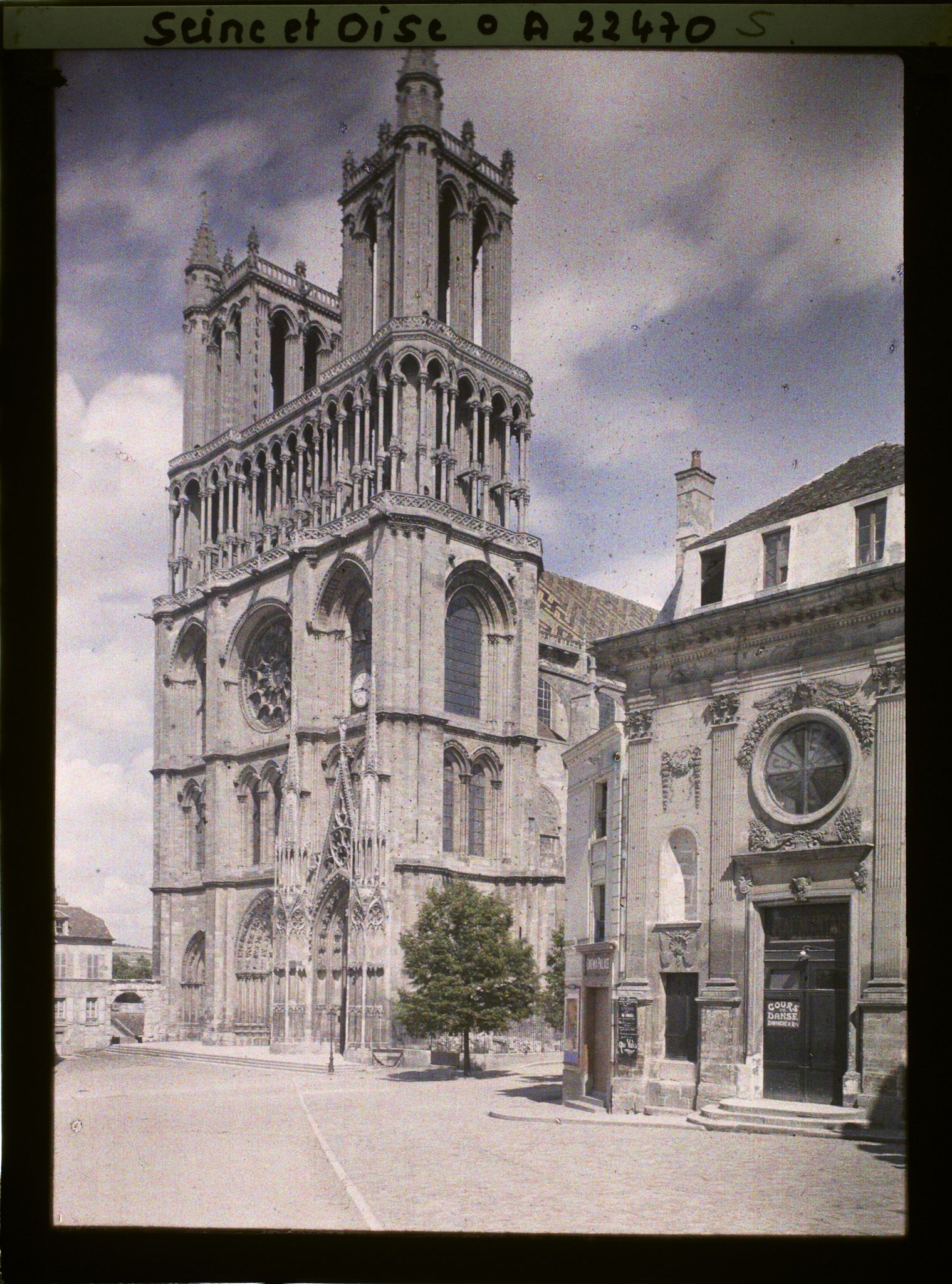 Image représentant France, Mantes, L'Eglise de Mantes