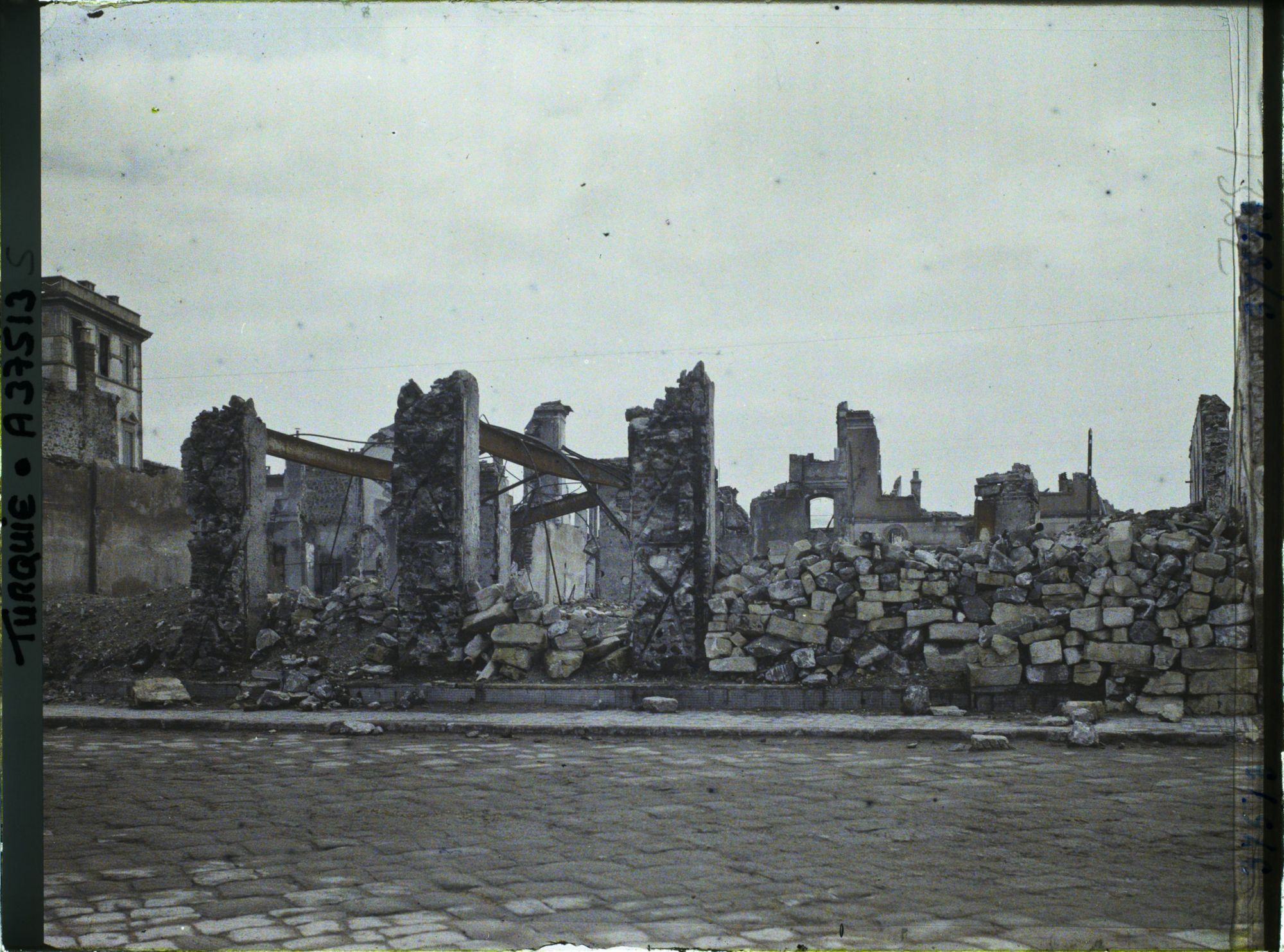 Image représentant Turquie, Smyrne, Les Quais de Smyrne - un aspect des ruines