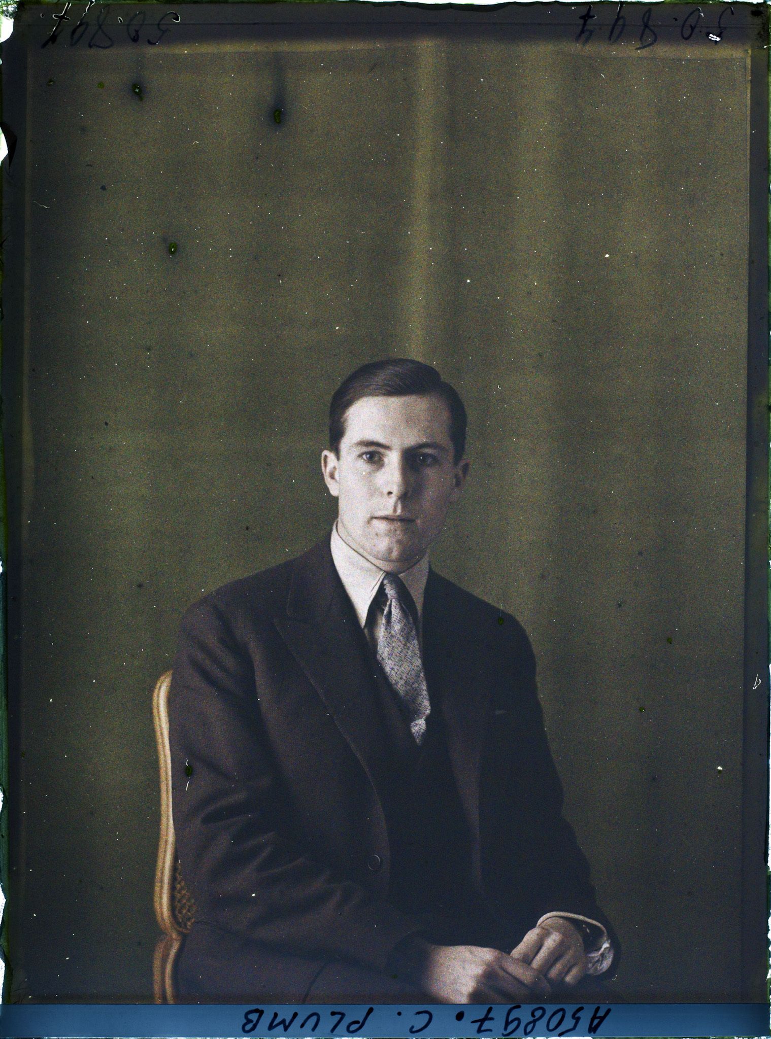 Image représentant Monsieur  https://musee-albert-kahn.s-museum.fr/home/NWQ2OTAwYzNmYjZlZTk1ZWQwODJmMjY4L2dlbmVyaWMtbm90aWNlLXRhYi9hdXRob3JpdHkvNjE3YTc5ZjVjZjhiODk2OGIzMzM3ZDIx/5d6900c3fb6ee95ed082f268/generic-notice-tab/authority/617a79ebcf8b8968b33375b2 C. Plumb