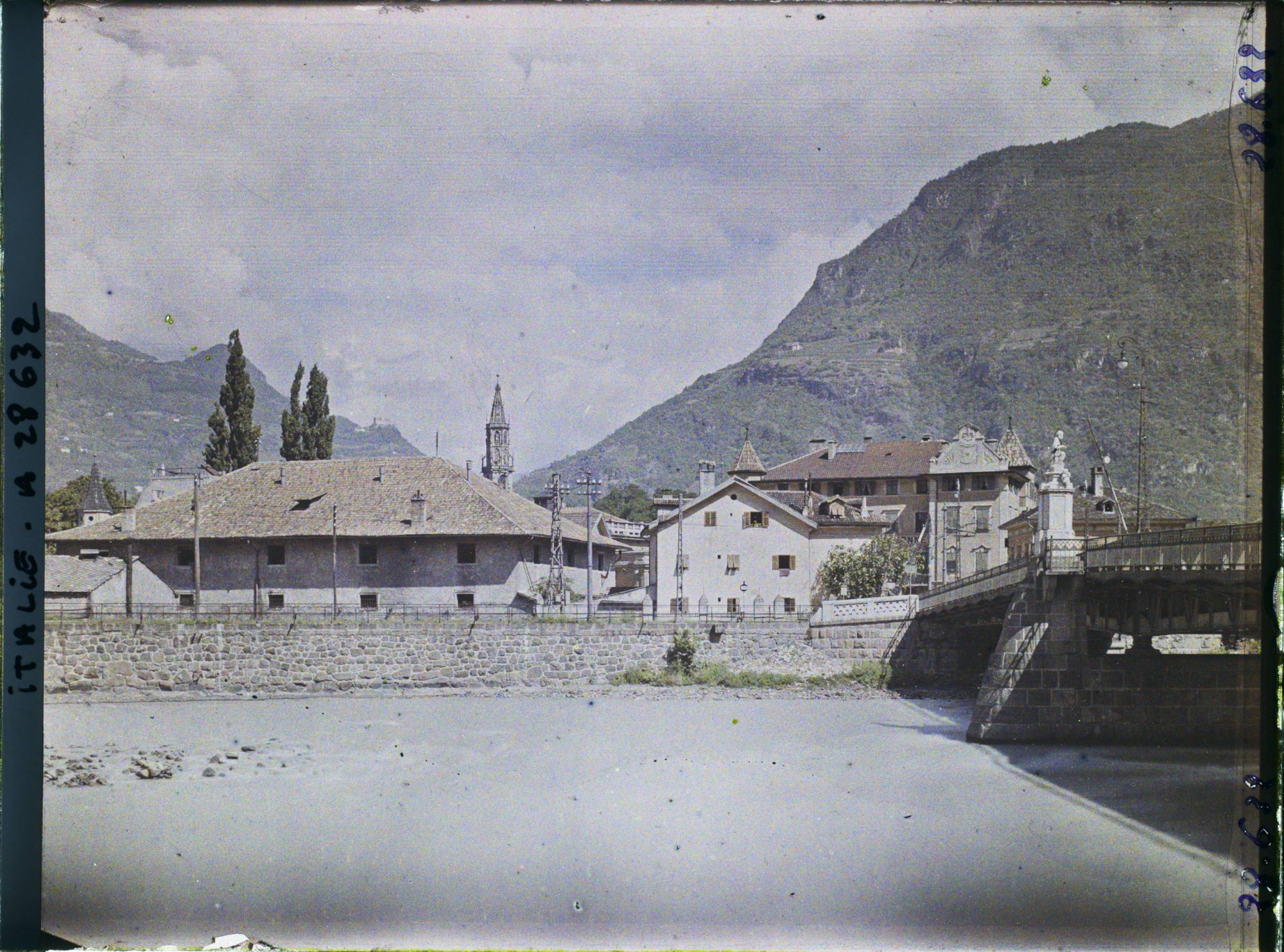Image représentant Pont enjambant la rivière Isarco (Eisack)