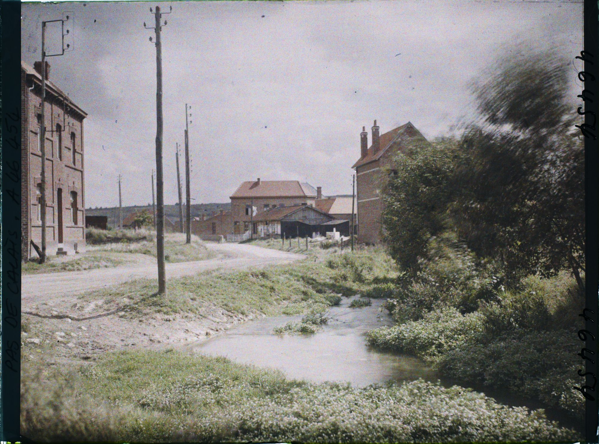 Image représentant France, Souchez, Ruisseau "Le Souchez" et entrée Sud du Village