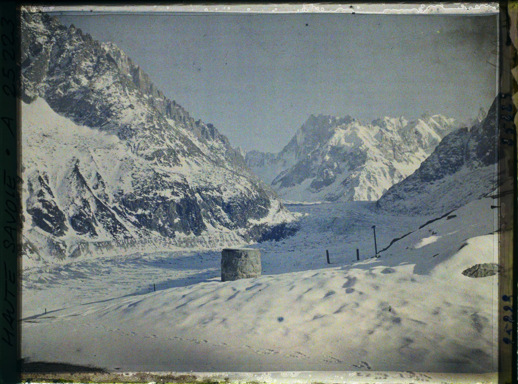 Image représentant France Les Alpes, La mer de Glace, Vue prise de la table d'orientation du Montanvers