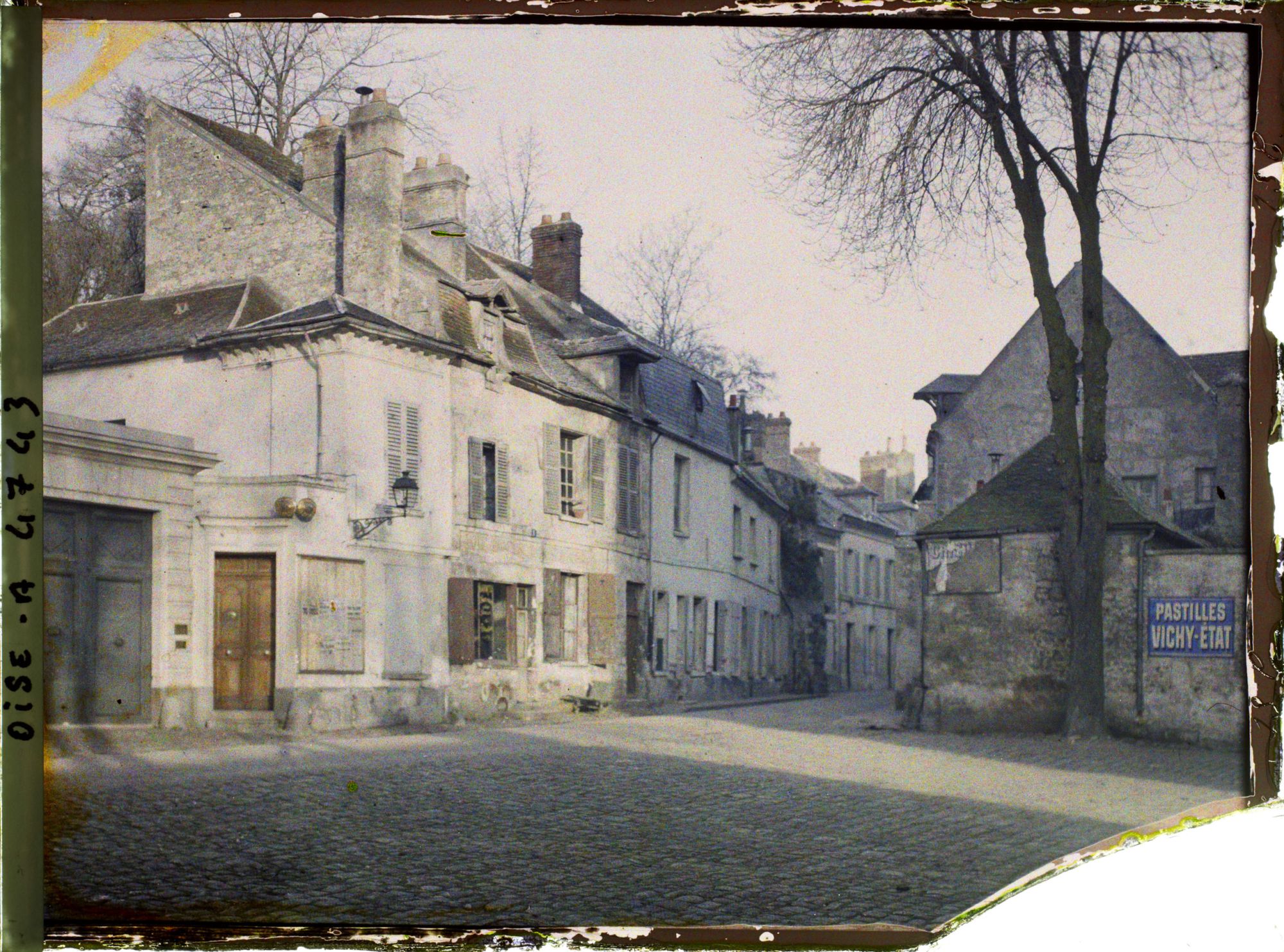 Image représentant Groupe de maisons accolées au porche de la cathédrale
