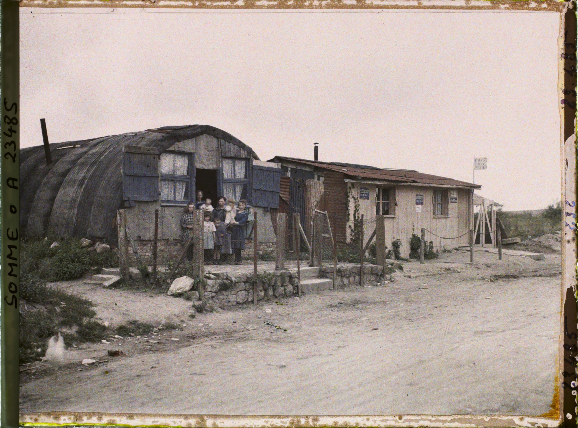 Image représentant France, Brie, Un groupe de Baraques