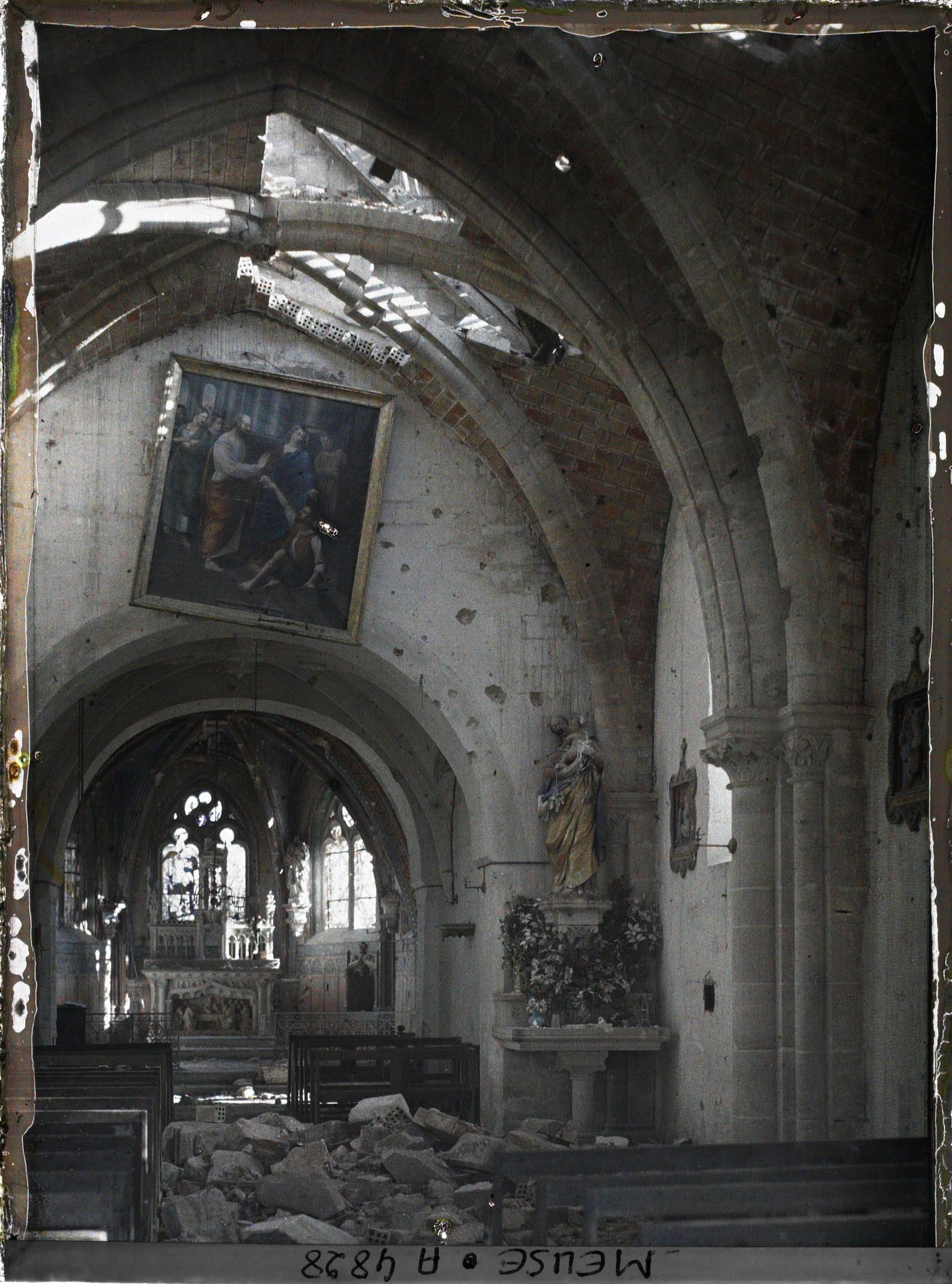Image représentant Intérieur de l'église