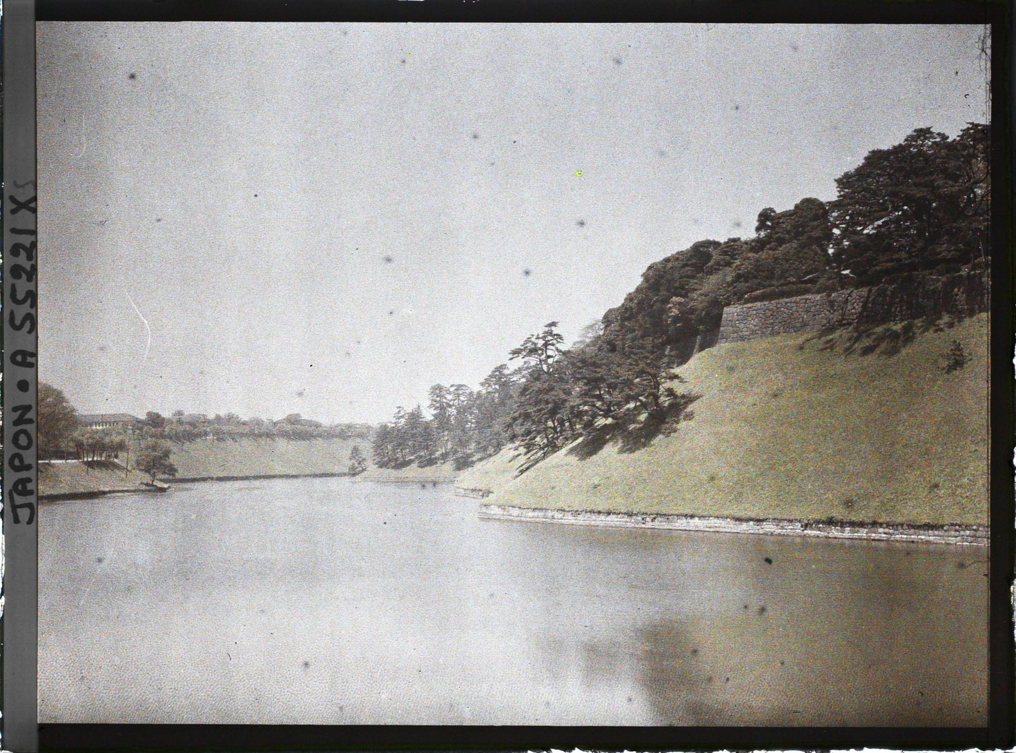 Image représentant Les douves du palais impérial