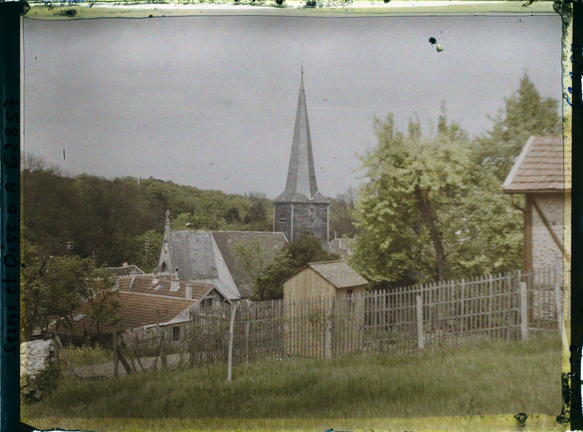 Image représentant Seine et Oise, St Nom la Bretèche, Le village et l'Eglise