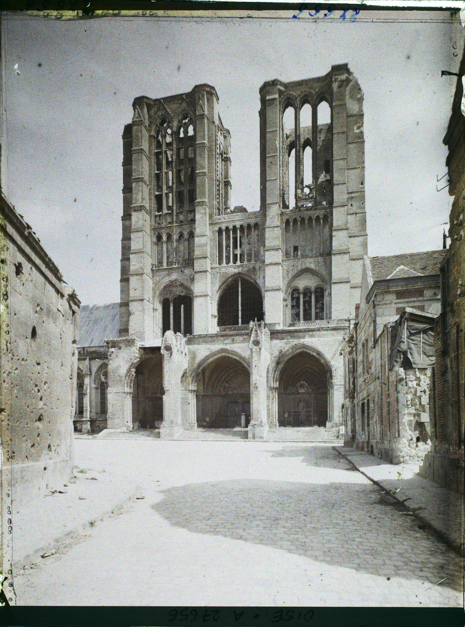 Image représentant France, Noyon, Façade de la Cathédrale