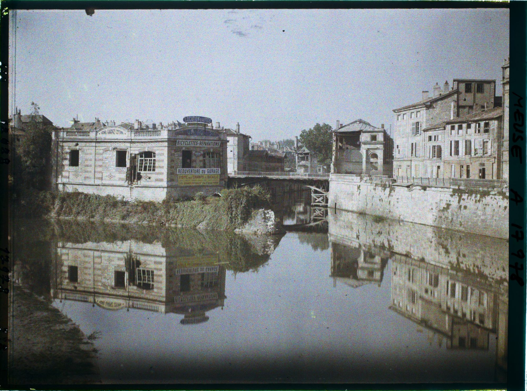 Image représentant France, Verdun, Les bords de la Meuse : Vue prise du Pont du Théâtre