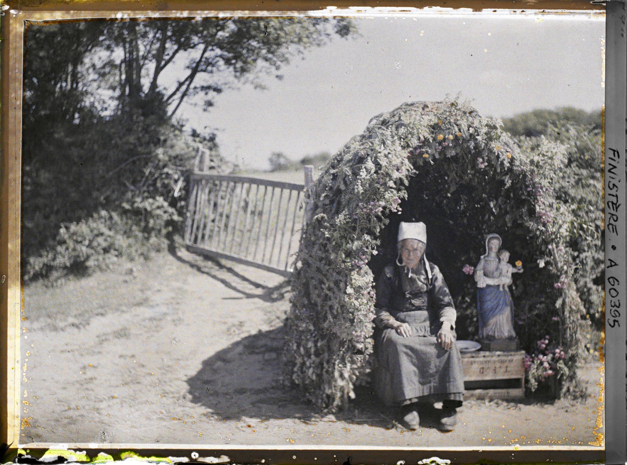 Image représentant Le reposoir de Notre-Dame de Bonne Nouvelle sur le parcours de la Grande Troménie