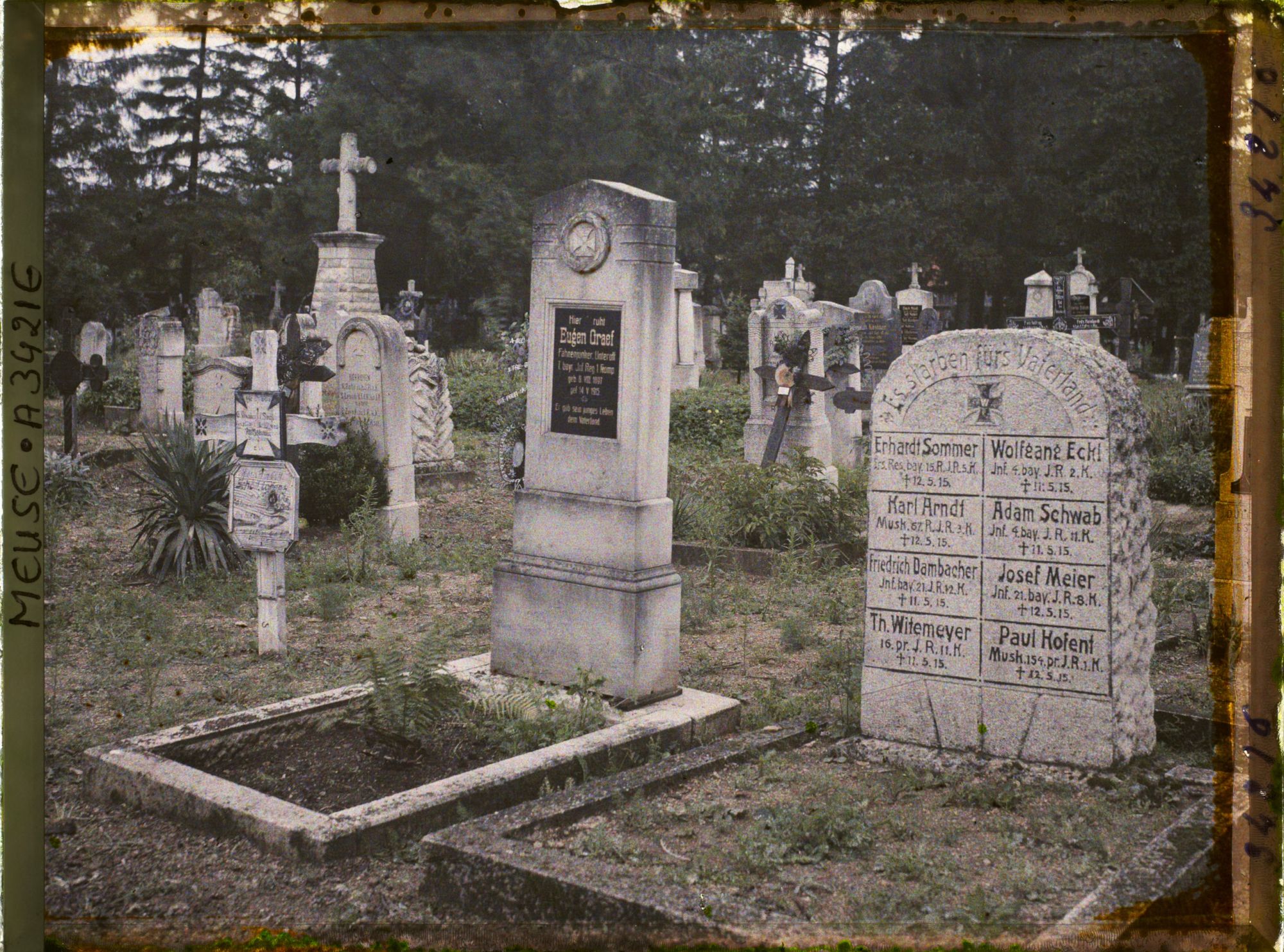 Image représentant France, Vigneulles les Hattonchatel, Tombes Allemandes dans le Cimetière du Village