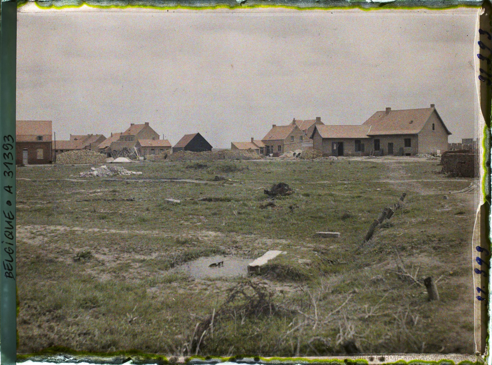Image représentant Belgique, Poelcappele, Groupe de maisons neuves