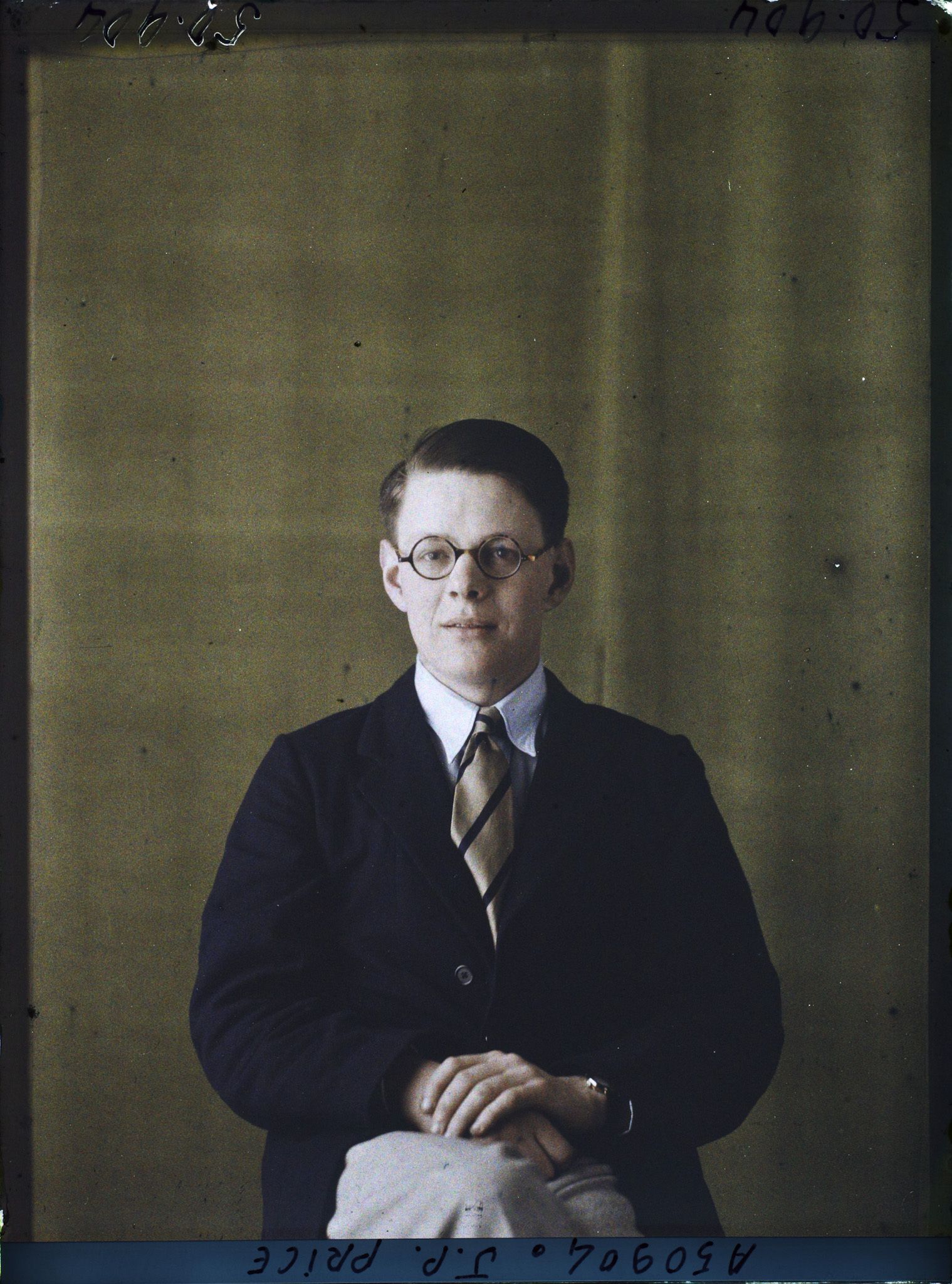 Image représentant Monsieur  https://musee-albert-kahn.s-museum.fr/home/NWQ2OTAwYzNmYjZlZTk1ZWQwODJmMjY4L2dlbmVyaWMtbm90aWNlLXRhYi9hdXRob3JpdHkvNjE3YTc5ZjVjZjhiODk2OGIzMzM3ZDIx/5d6900c3fb6ee95ed082f268/generic-notice-tab/authority/617a79ebcf8b8968b3337637 J.P. Price