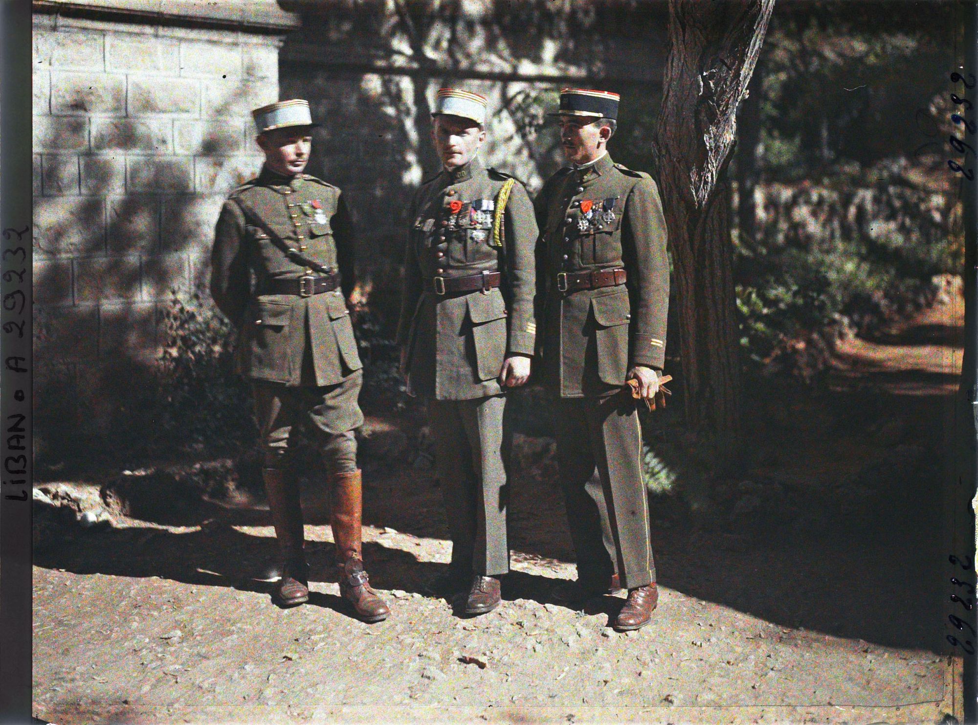 Image représentant Trois officiers français