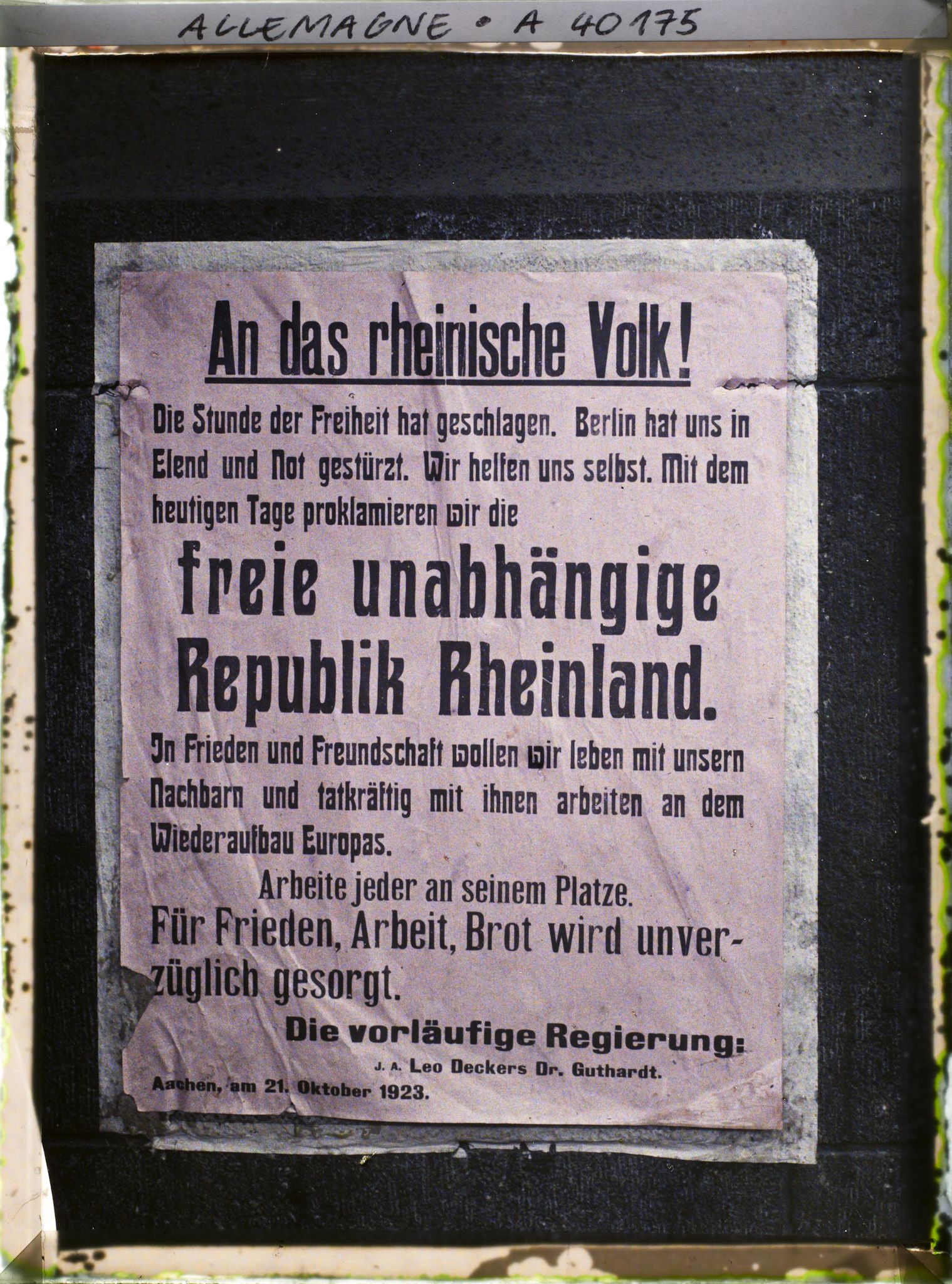 Image représentant Prusse, Crefeld, Affiche de la République à la Gare