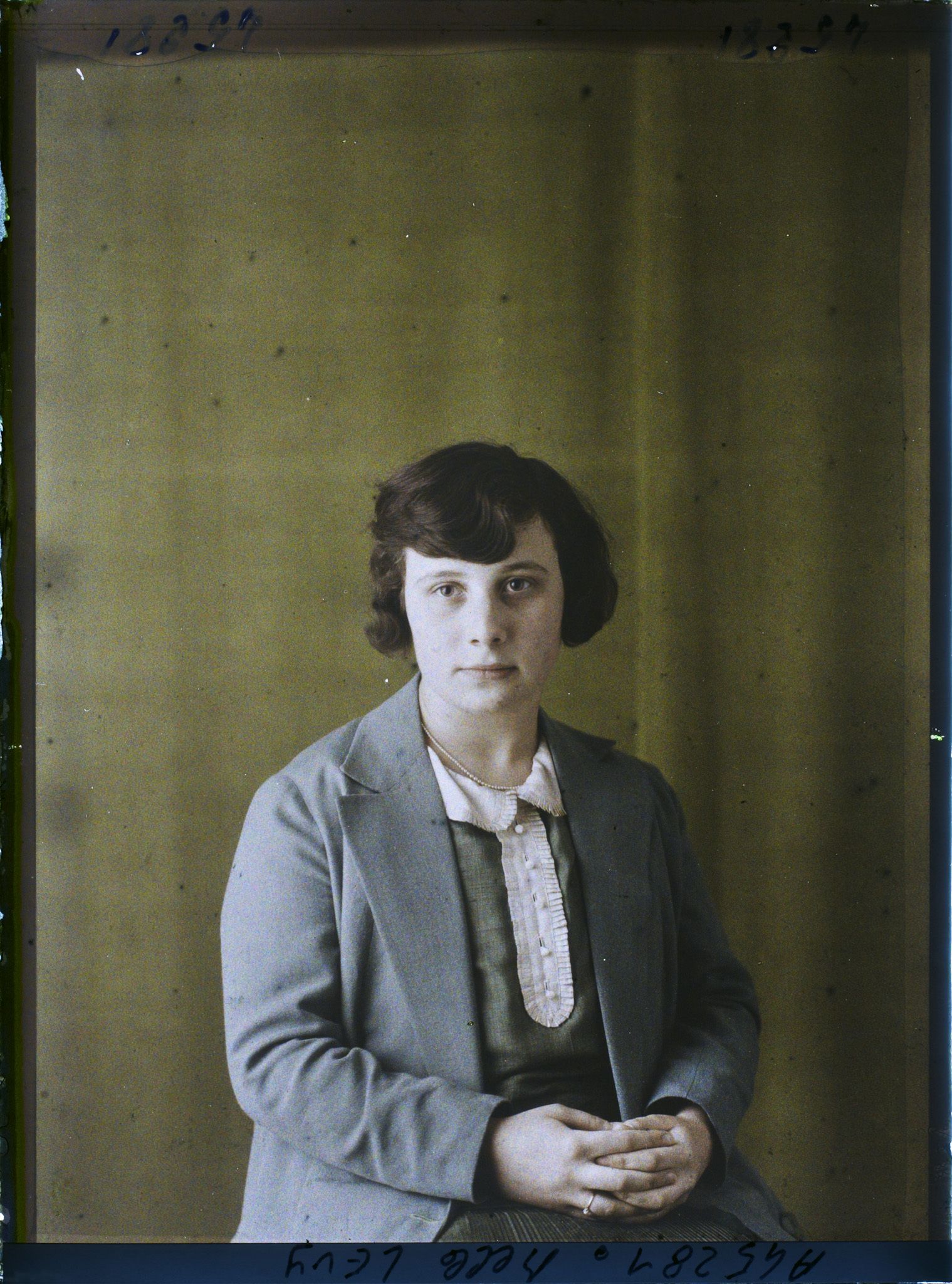 Image représentant https://musee-albert-kahn.s-museum.fr/home/NWQ2OTAwYzNmYjZlZTk1ZWQwODJmMjY4L2dlbmVyaWMtbm90aWNlLXRhYi9hdXRob3JpdHkvNjE3YTc5ZjVjZjhiODk2OGIzMzM3ZDIx/5d6900c3fb6ee95ed082f268/generic-notice-tab/authority/617a79ebcf8b8968b333726c Mademoiselle Camille Lévy