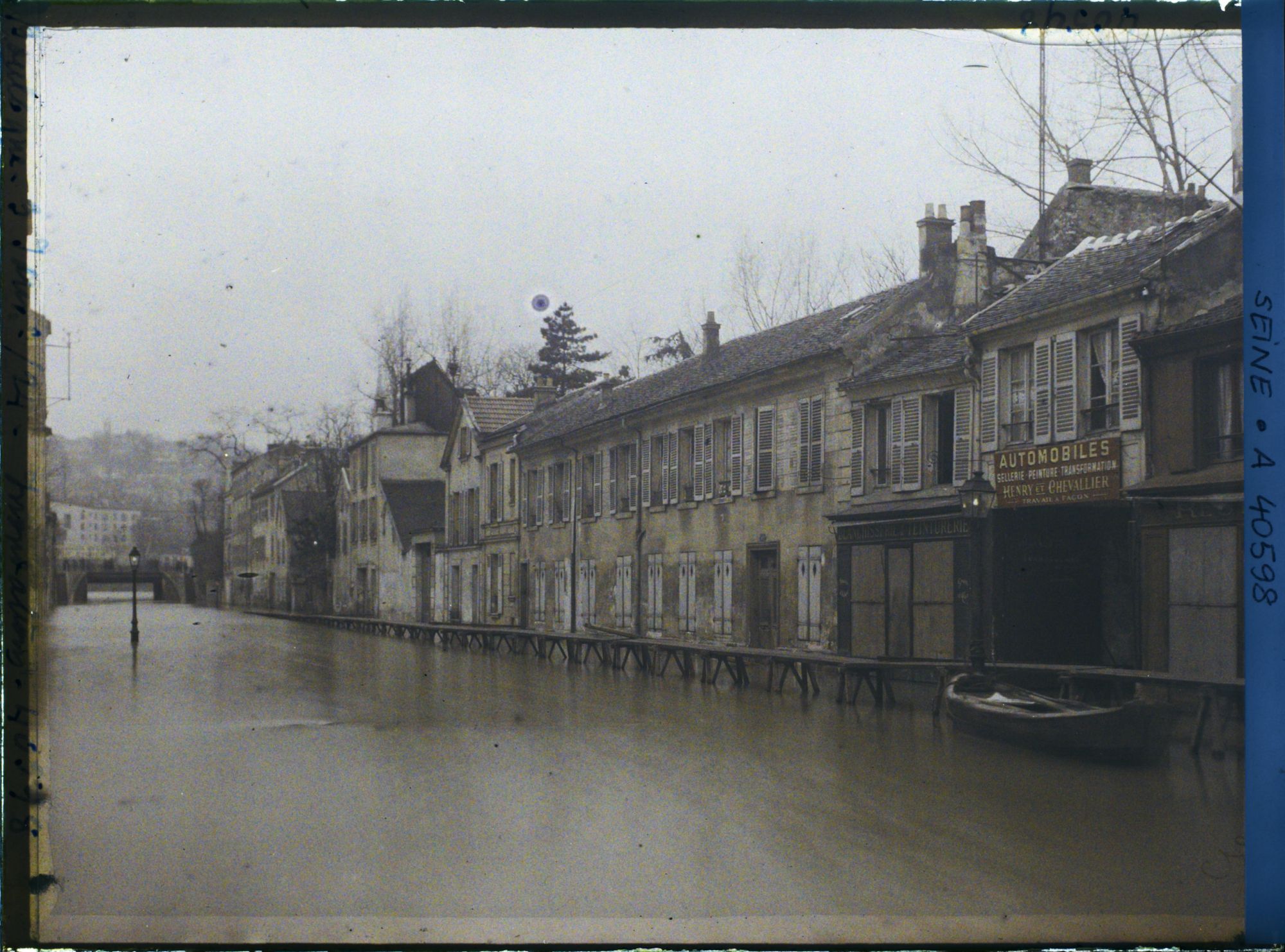 Image représentant La rue du Port inondée