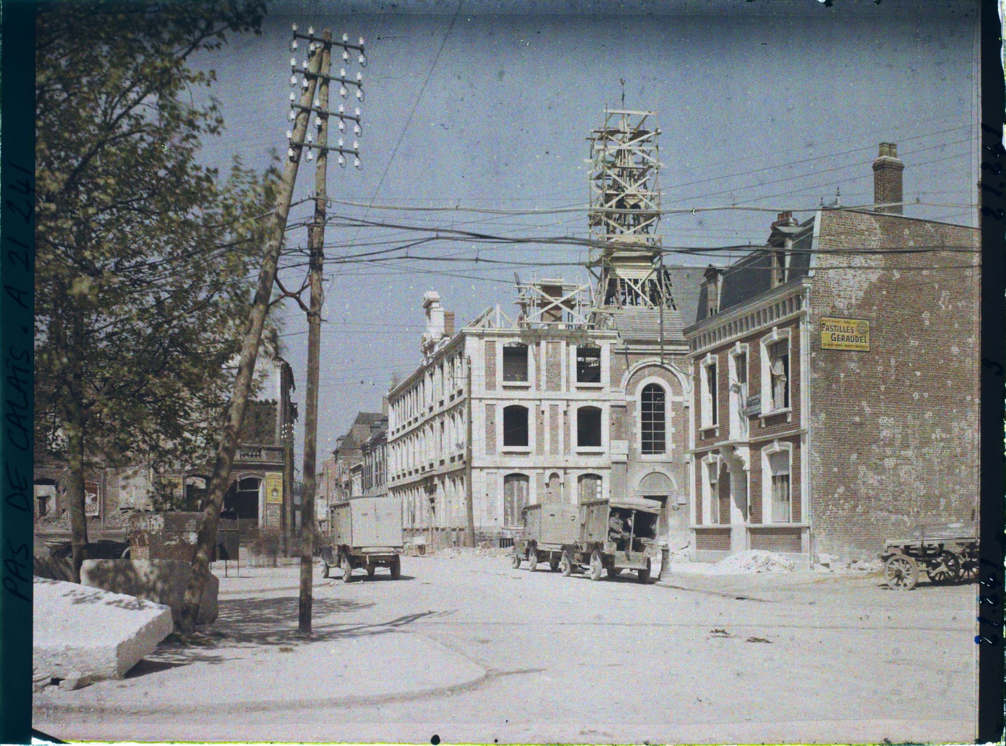Image représentant France, Arras, Couvent des Augustins et Maisons neuves en reconstruction