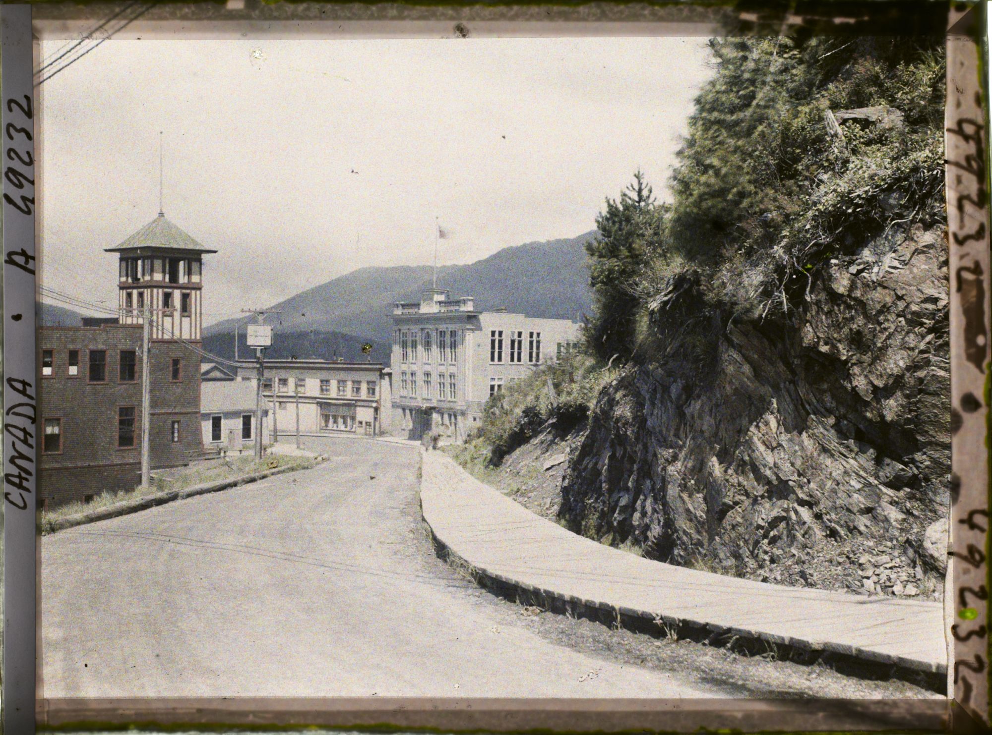 Image représentant Une rue vers l'hôtel de ville