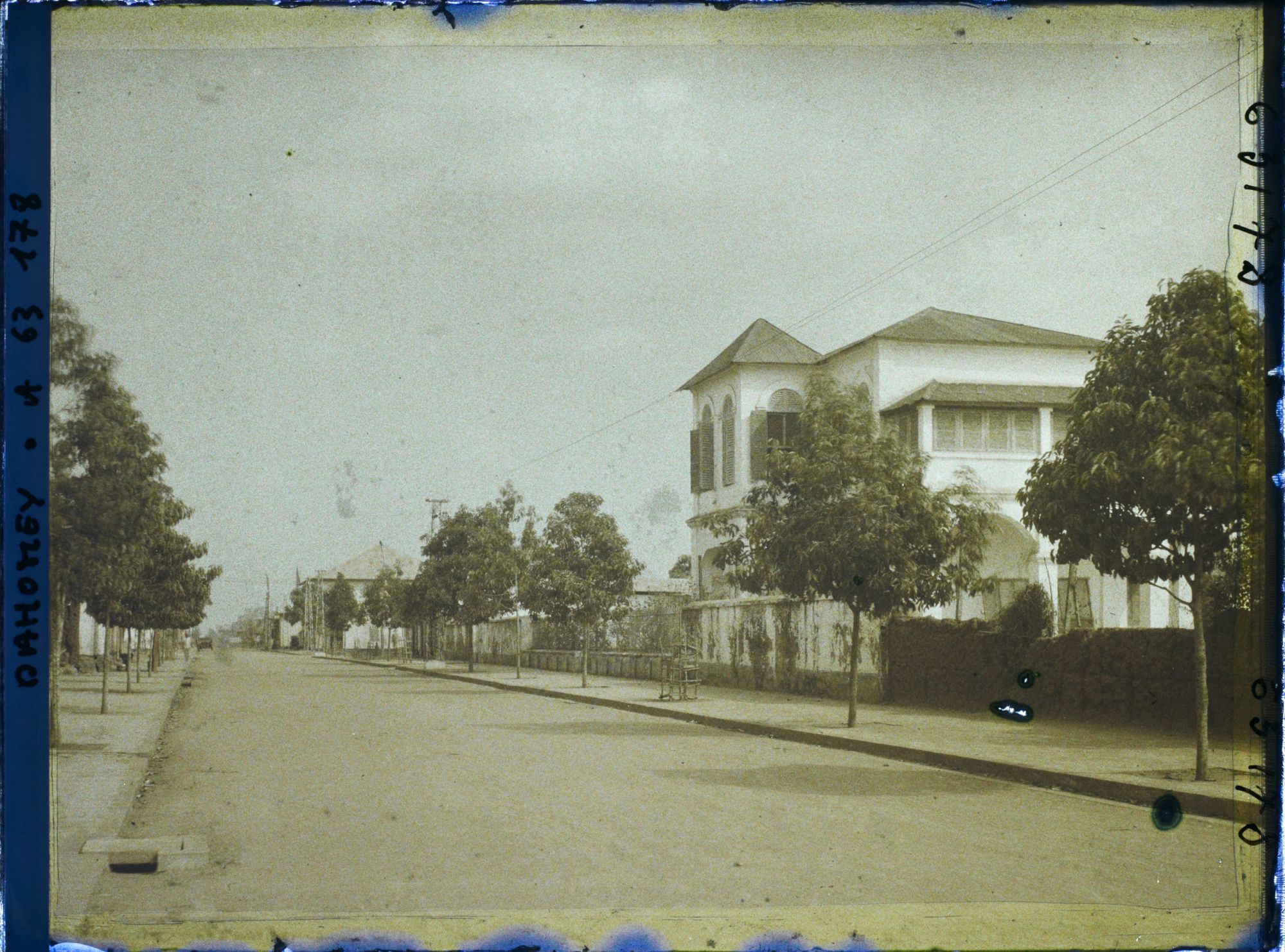 Image représentant L'avenue Victor-Ballot ou l'actuelle place Jean-Bayol