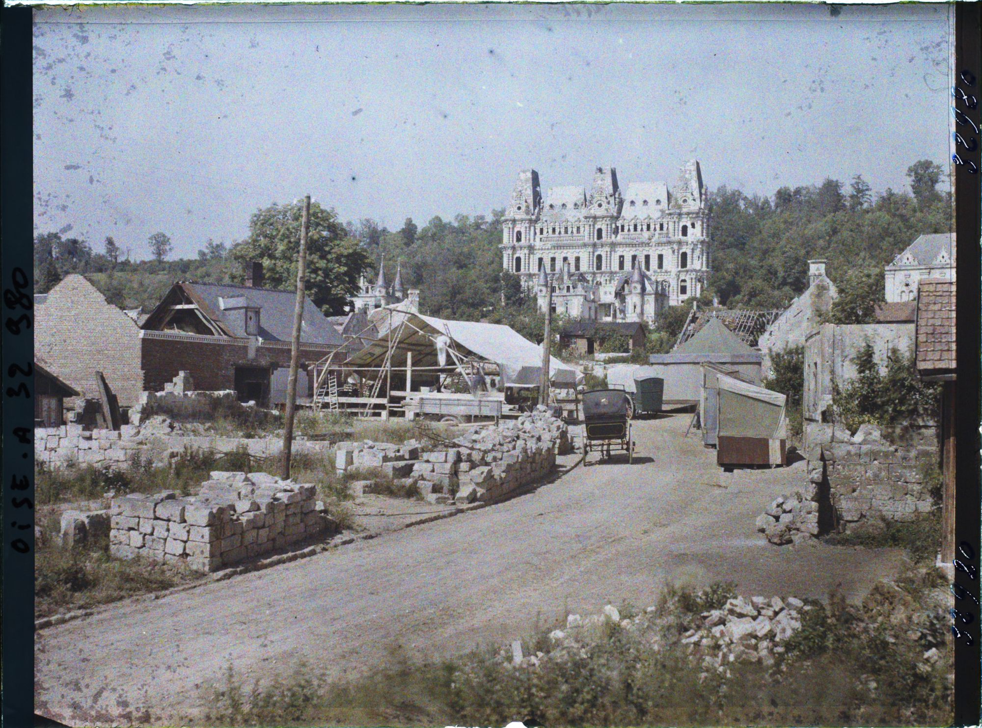 Image représentant France, Chiry, Reconstruction Château de Mennechet
