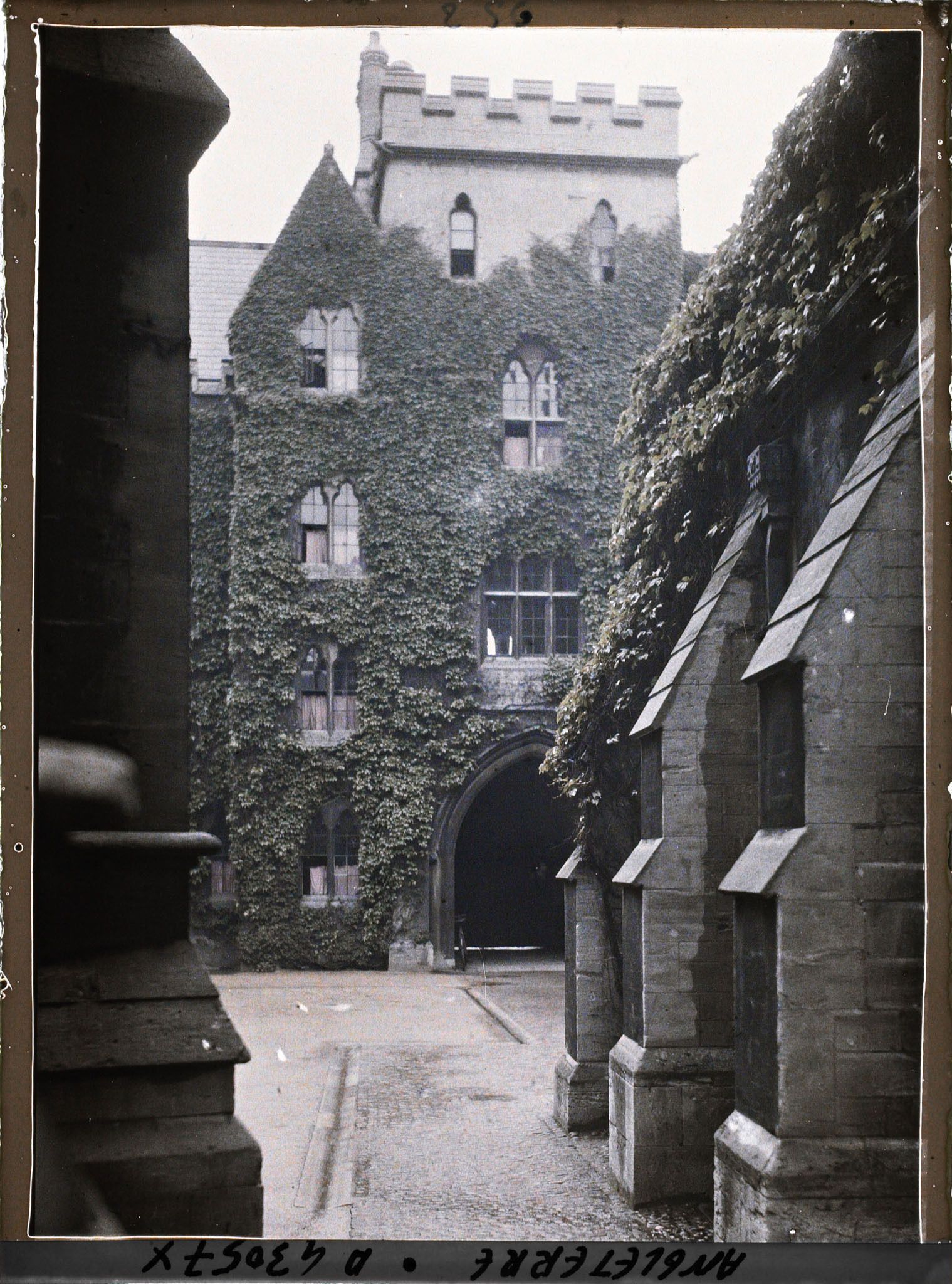 Image représentant Les abords de la chapelle du Saint John's College