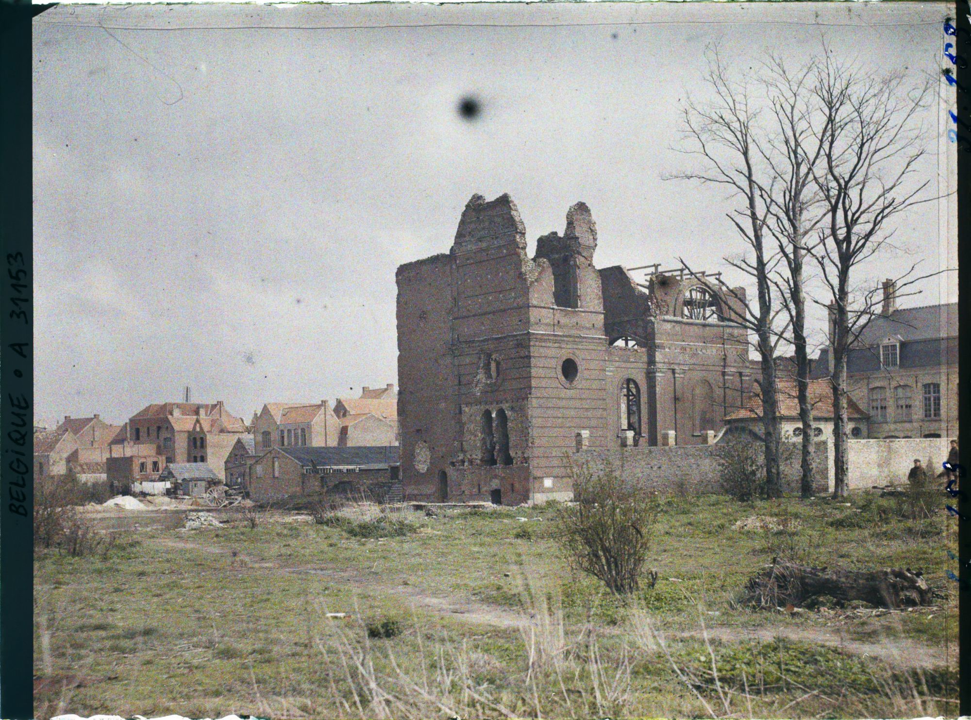 Image représentant Belgique, Ypres, Vue sur les ruines de l'Eglise St Nicolas