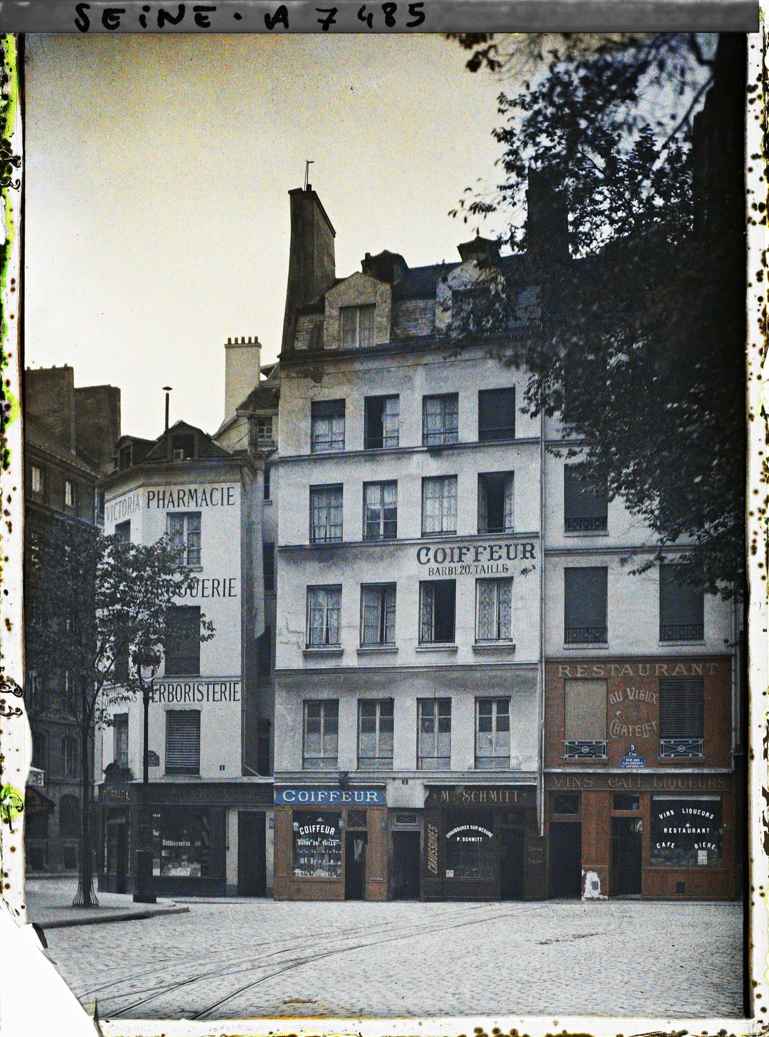 Image représentant La rue des Lavandières Ste-Opportune vue de l'avenue Victoria