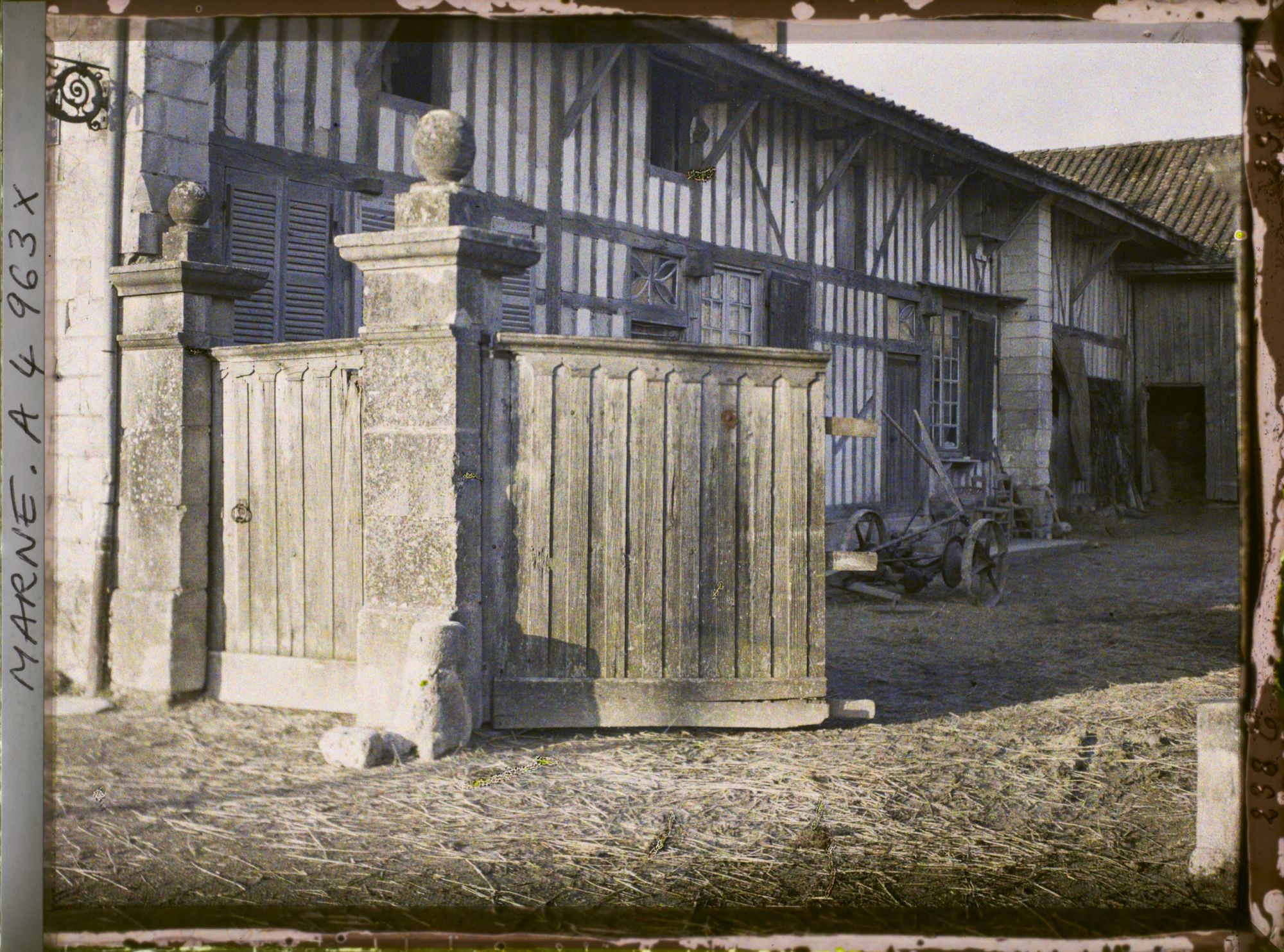Image représentant L'entrée de la ferme de Robert Piévort