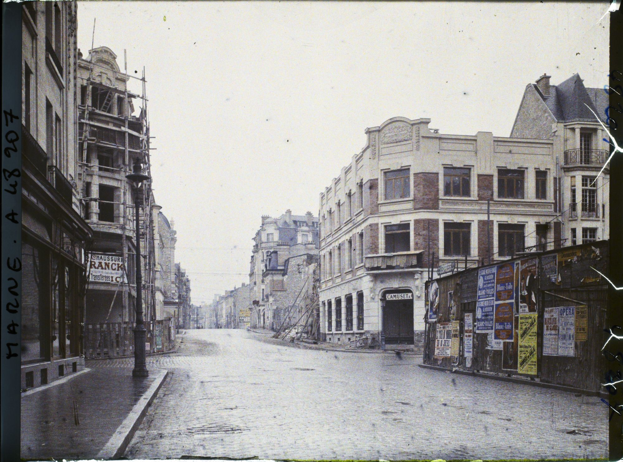 Image représentant France, Reims, Rue Condorcet, vers le "Crédit du Nord".