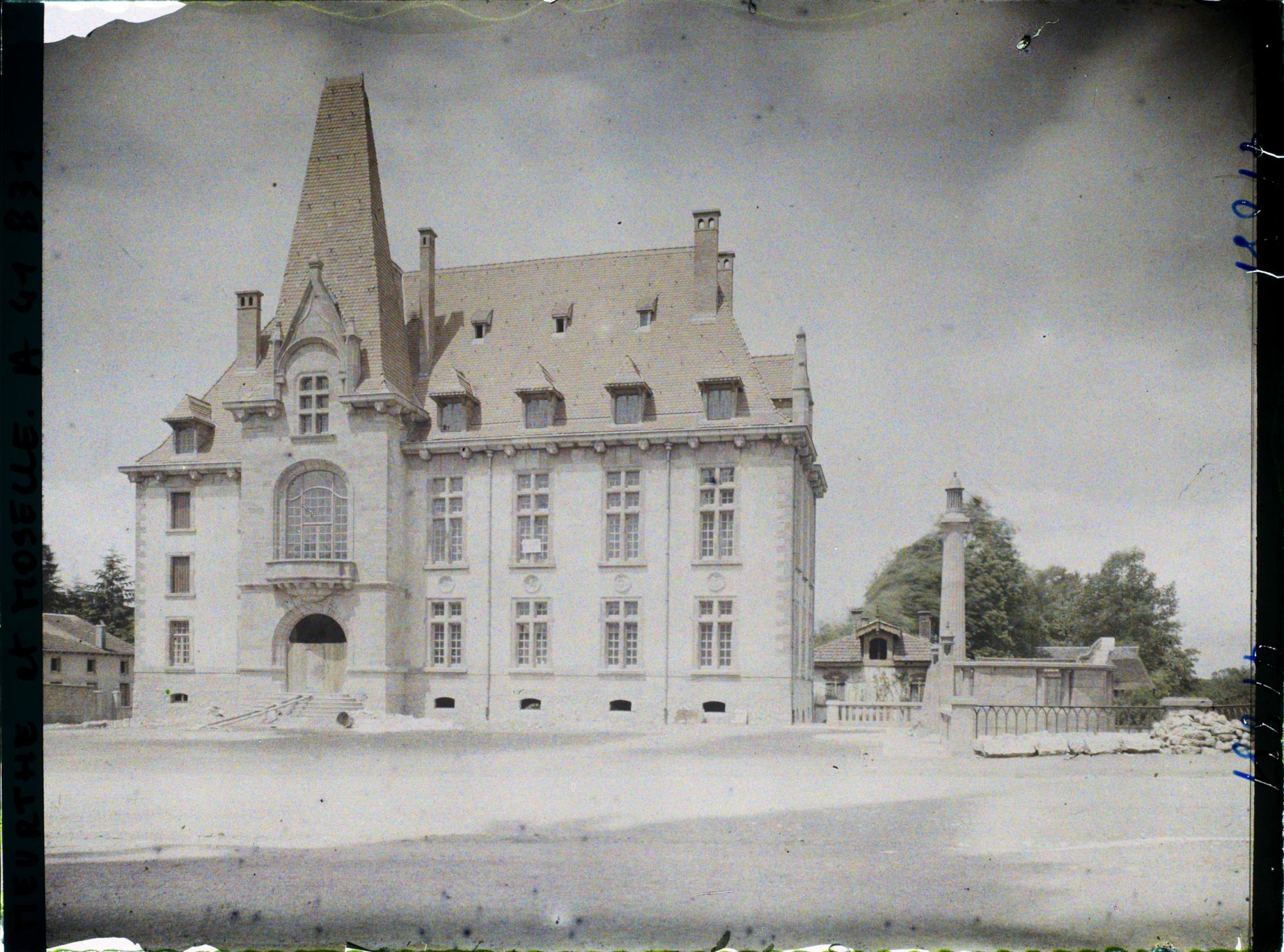 Image représentant France, Baccarat, Nouvel Hôtel de Ville et Monumt aux Morts