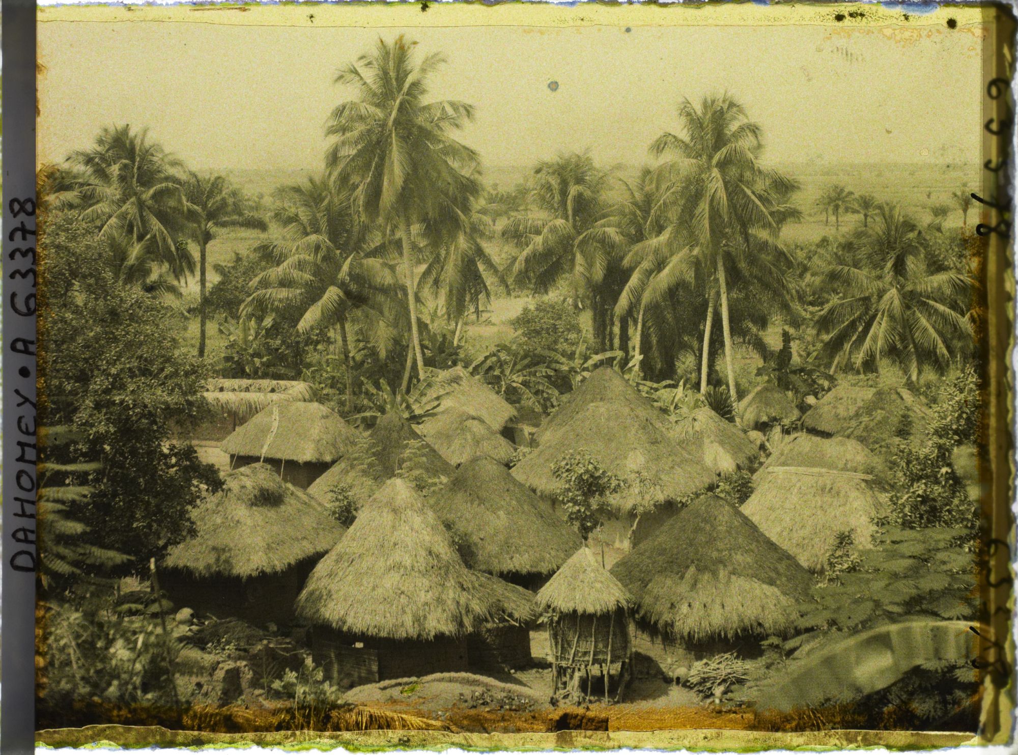 Image représentant Village de cases traditionnelles vers la plaine de l'Ouémé