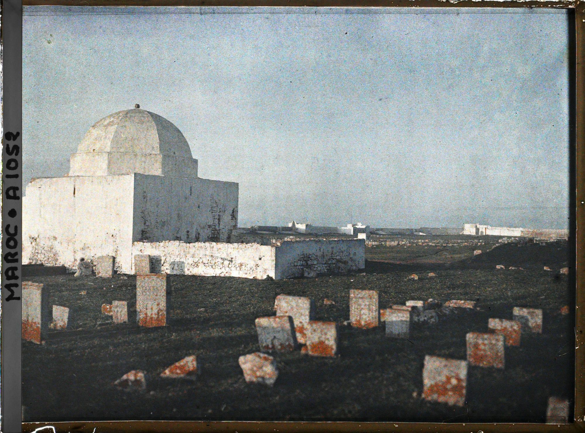 Image représentant Mausolée d'un marabout dans un cimetière musulman