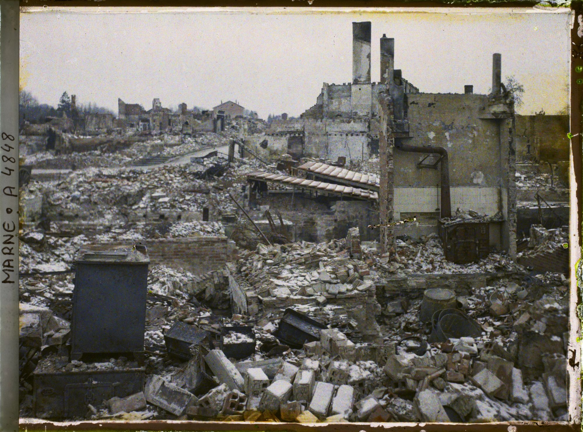 Image représentant Habitations en ruine (cuisine), rue de Vitry