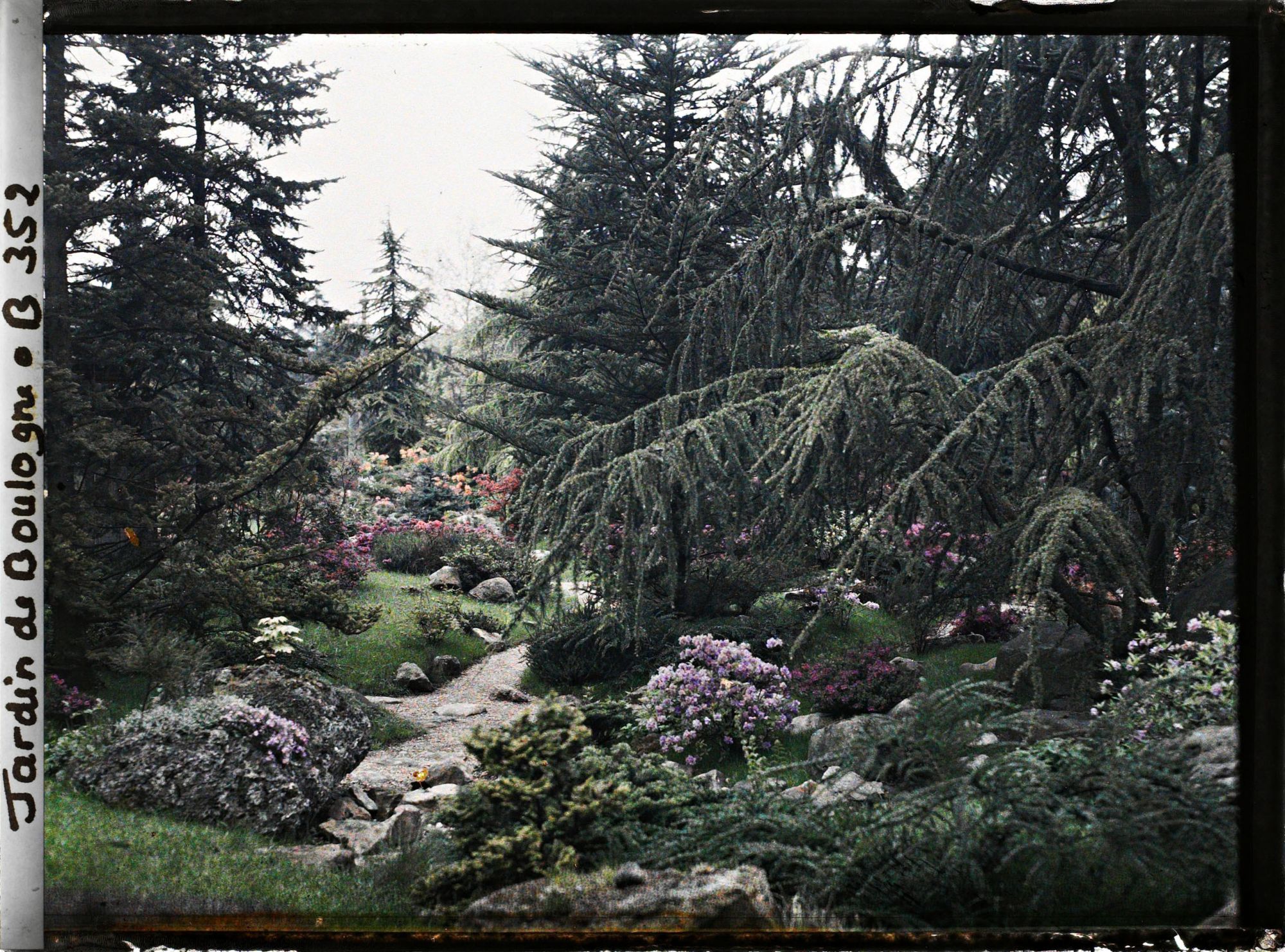 Image représentant Paysage du " sanctuaire japonais " se découvrant à la sortie du " village japonais "