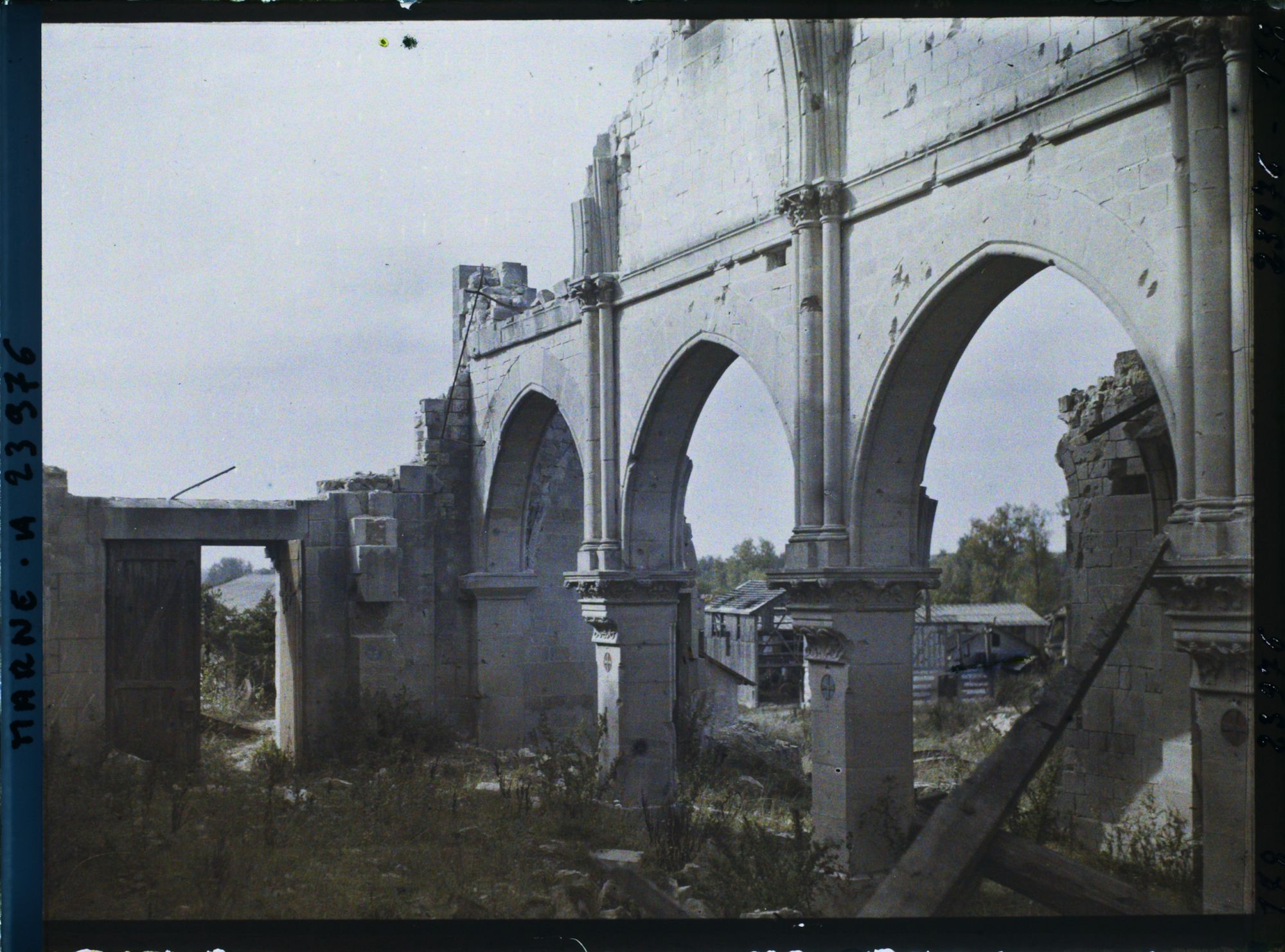 Image représentant France, Virginy, Vue prise du Ch?ur vers la nef gauche