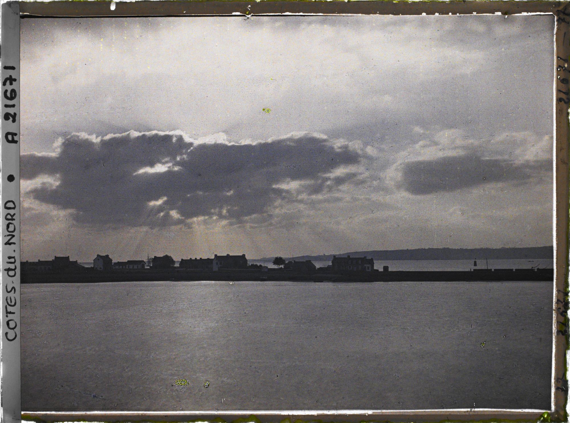 Image représentant Lever de soleil sur la rade de Perros-Guirec