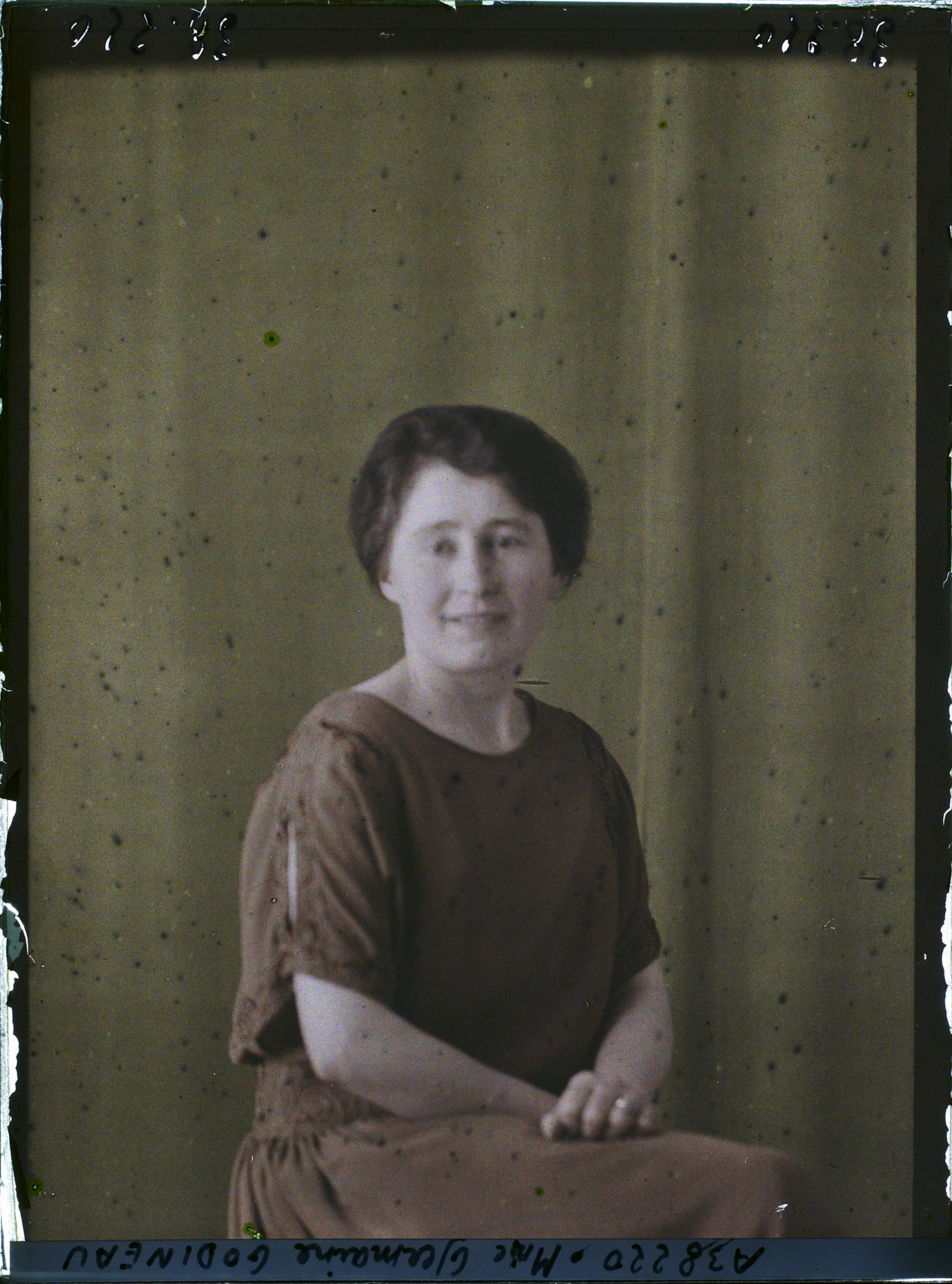 Image représentant Madame  https://musee-albert-kahn.s-museum.fr/home/NWQ2OTAwYzNmYjZlZTk1ZWQwODJmMjY4L2dlbmVyaWMtbm90aWNlLXRhYi9hdXRob3JpdHkvNjE3YTc5ZjVjZjhiODk2OGIzMzM3ZDIx/5d6900c3fb6ee95ed082f268/generic-notice-tab/authority/617a79ebcf8b8968b3336dbf Germaine Godineau