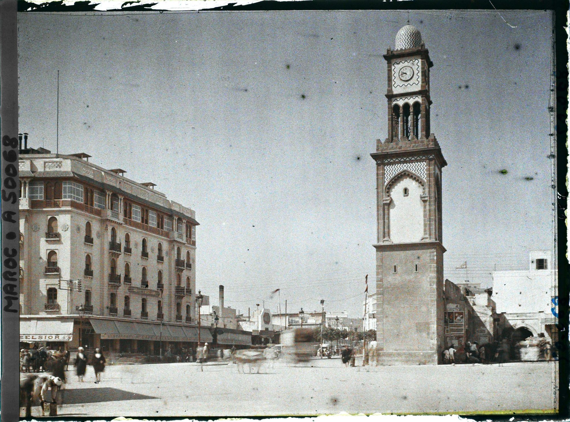 Image représentant La tour de l'Horloge et la place de France
