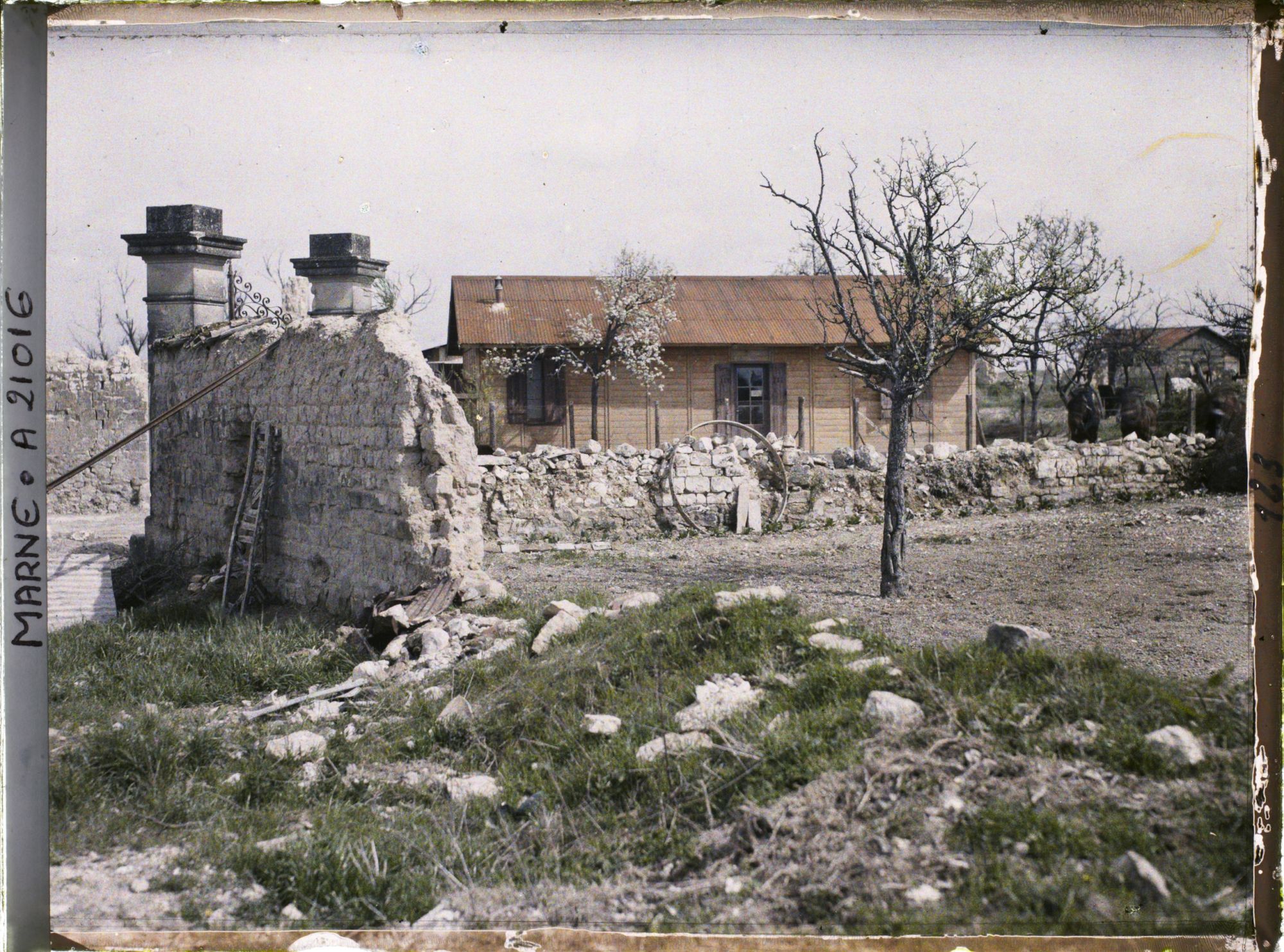 Image représentant France, Courcy, Maison dans les ruines
