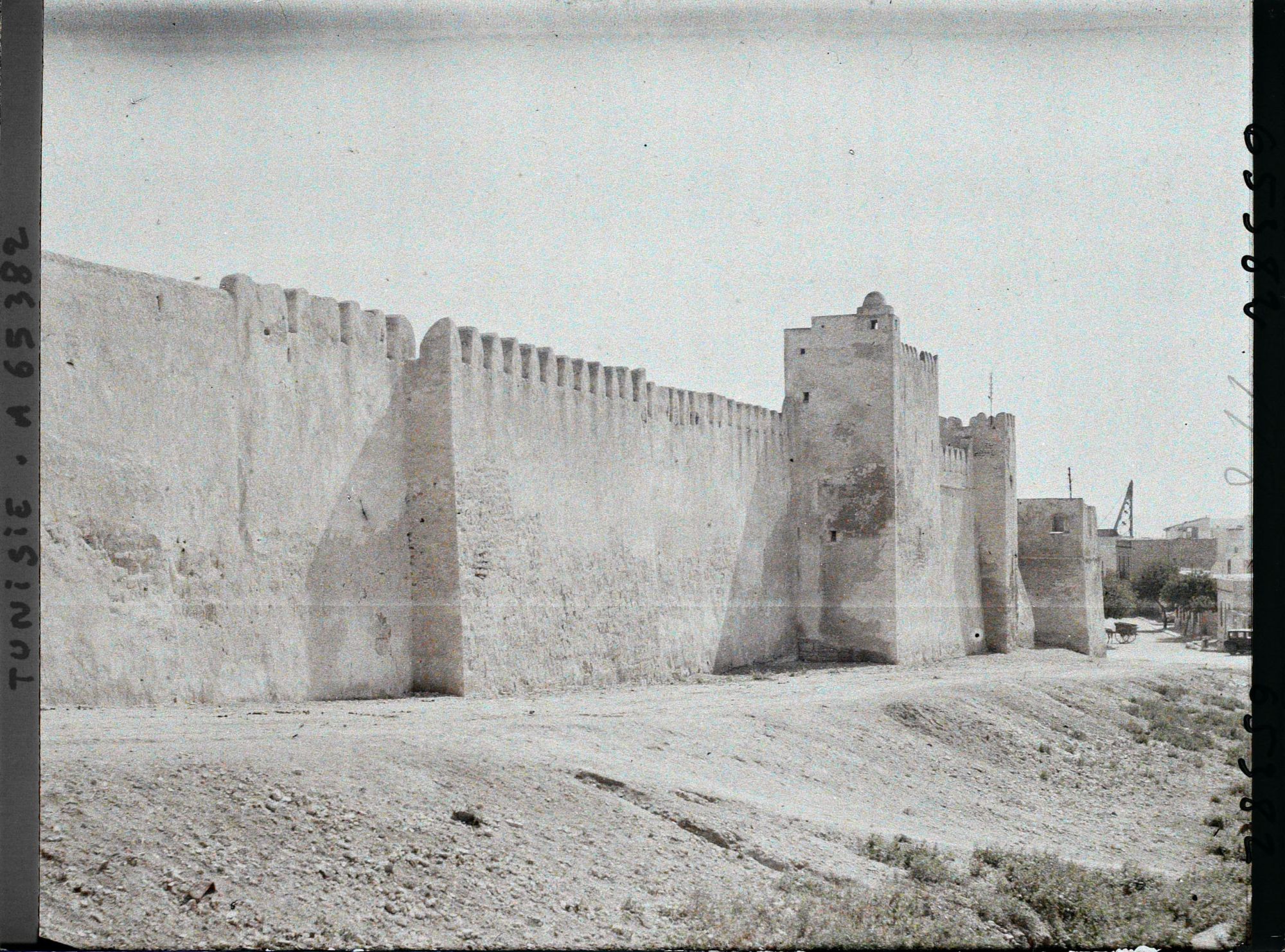 Image représentant Le rempart méridional de la ville