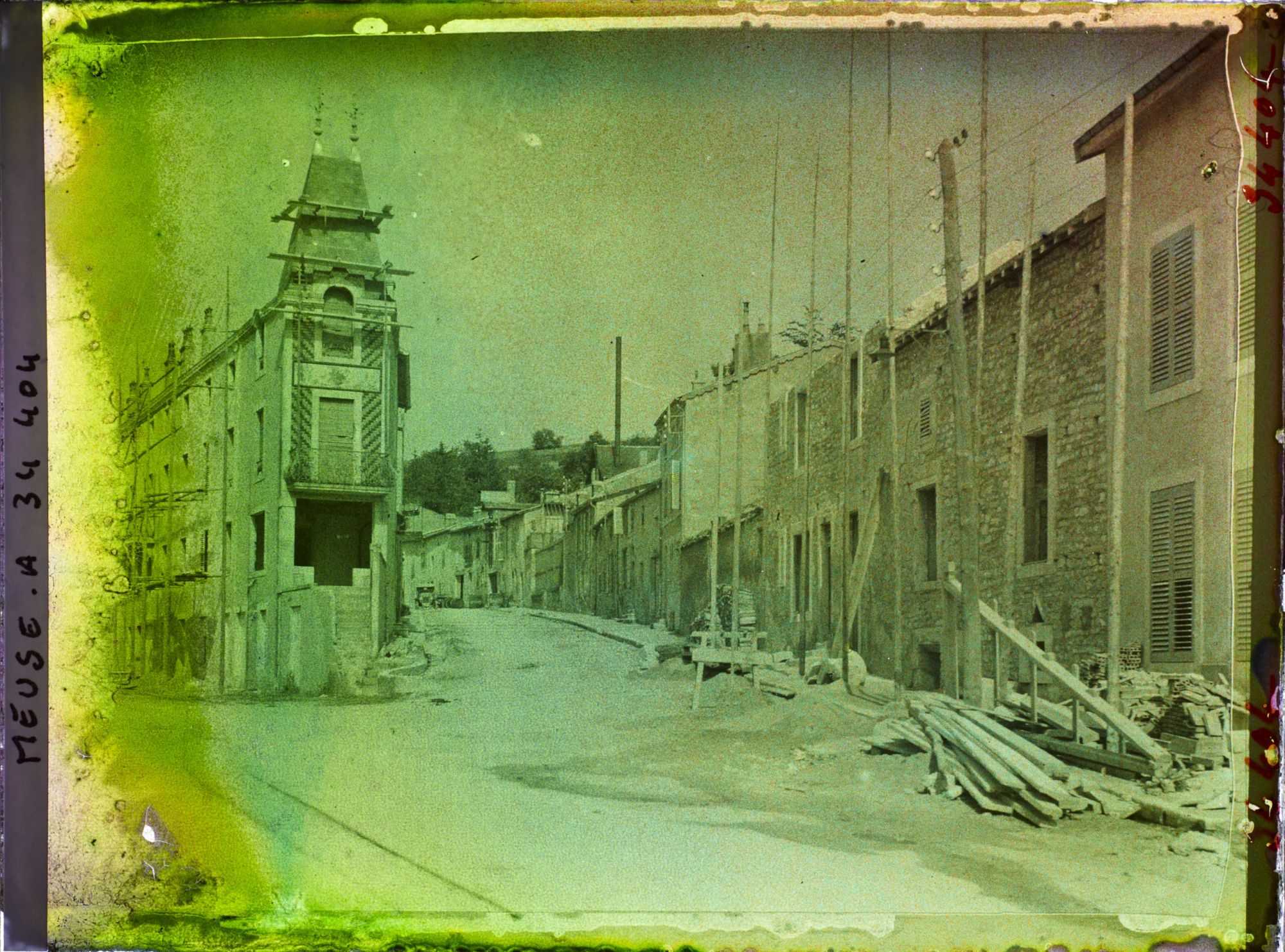 Image représentant France, St Mihiel, Angle des Rues du Calvaire et des Roches