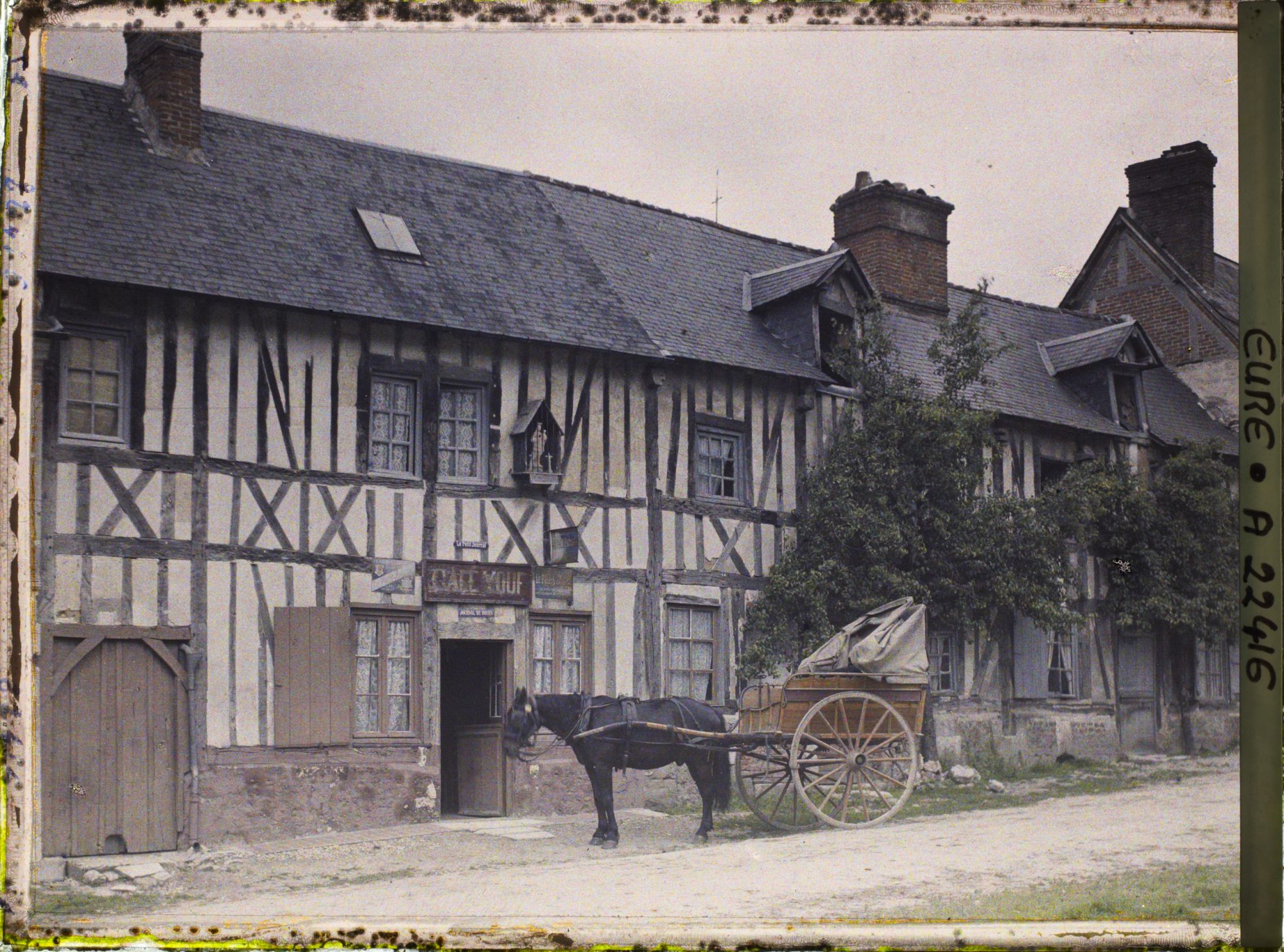 Image représentant Une maison sur la place du village