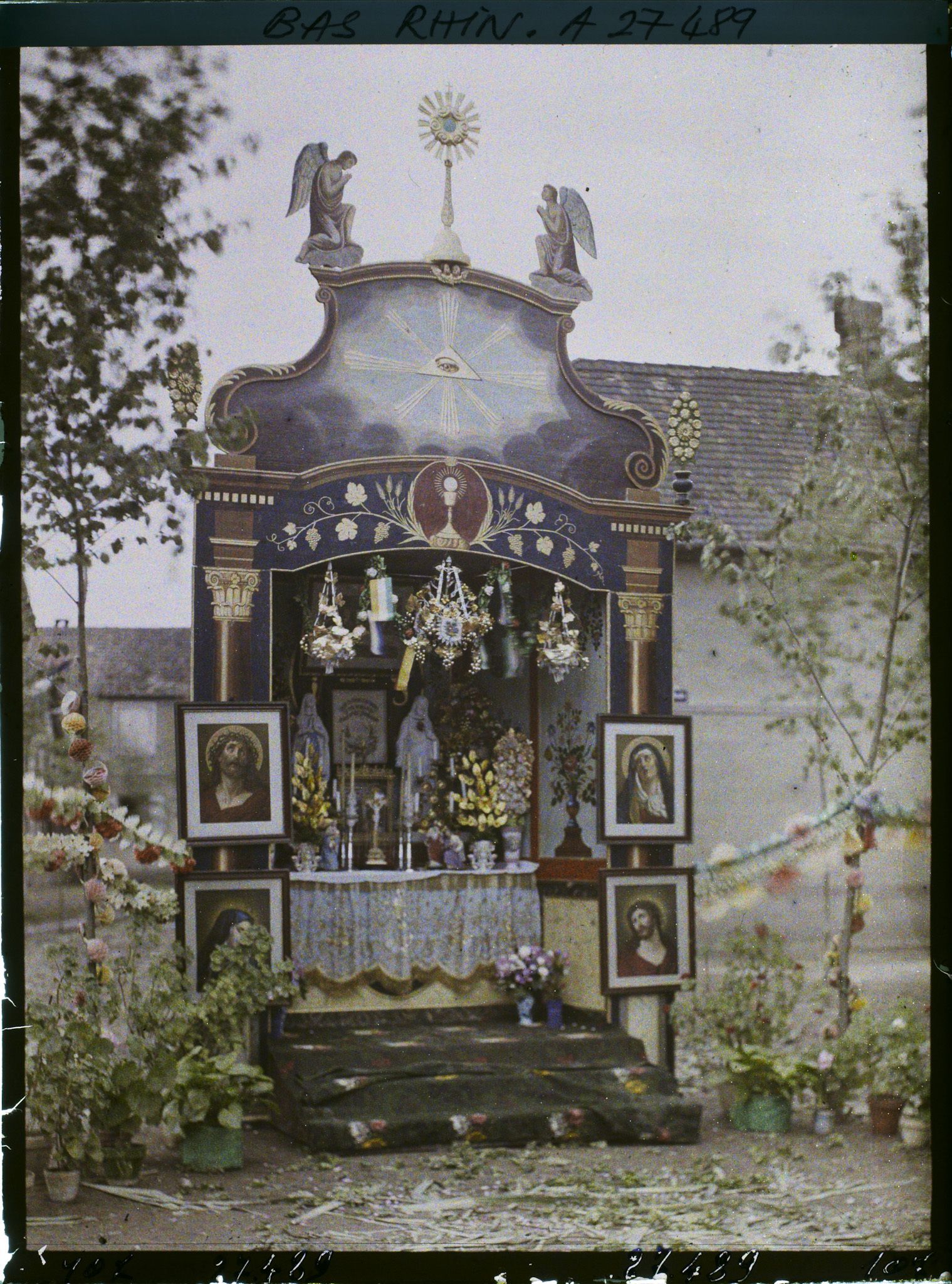 Image représentant France, Geispolsheim, Le reposoir